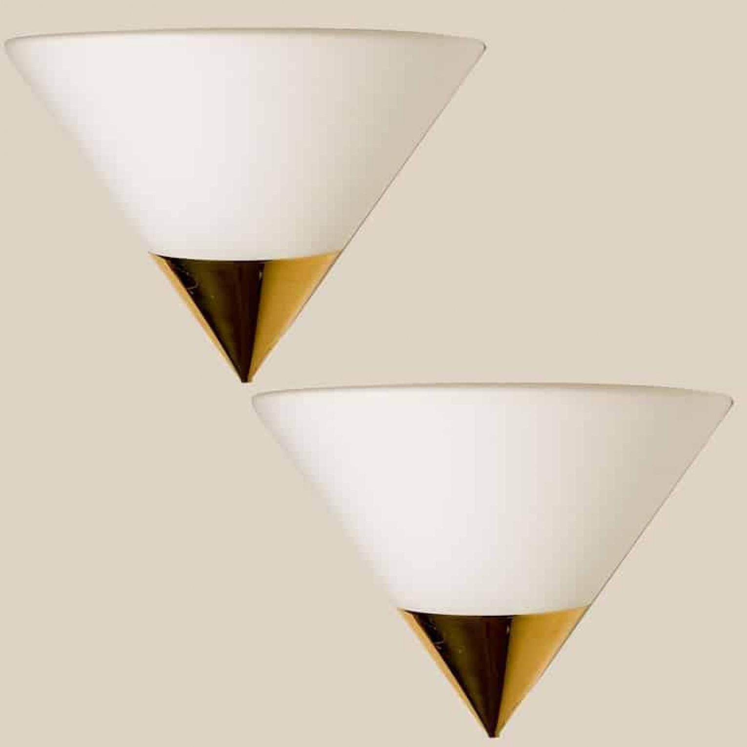 1 de los 2 Pares De  Lámparas de pared modernas extragrandes de Glashütte Limburg, 1970 en venta 2