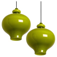 1 delle 2 coppie di lampade a sospensione in vetro verde di Hans-Agne Jakobsson for Staff