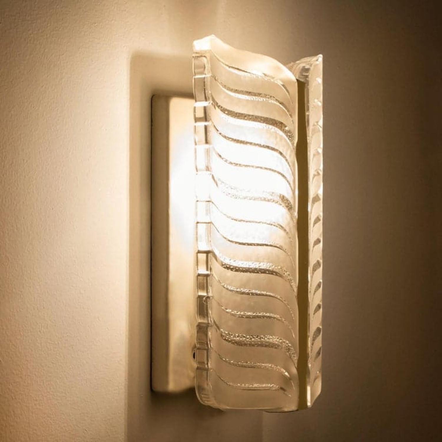 Metà XX secolo 1 delle 2 coppie di lampade a foglia Kalmar, anni '60 in vendita