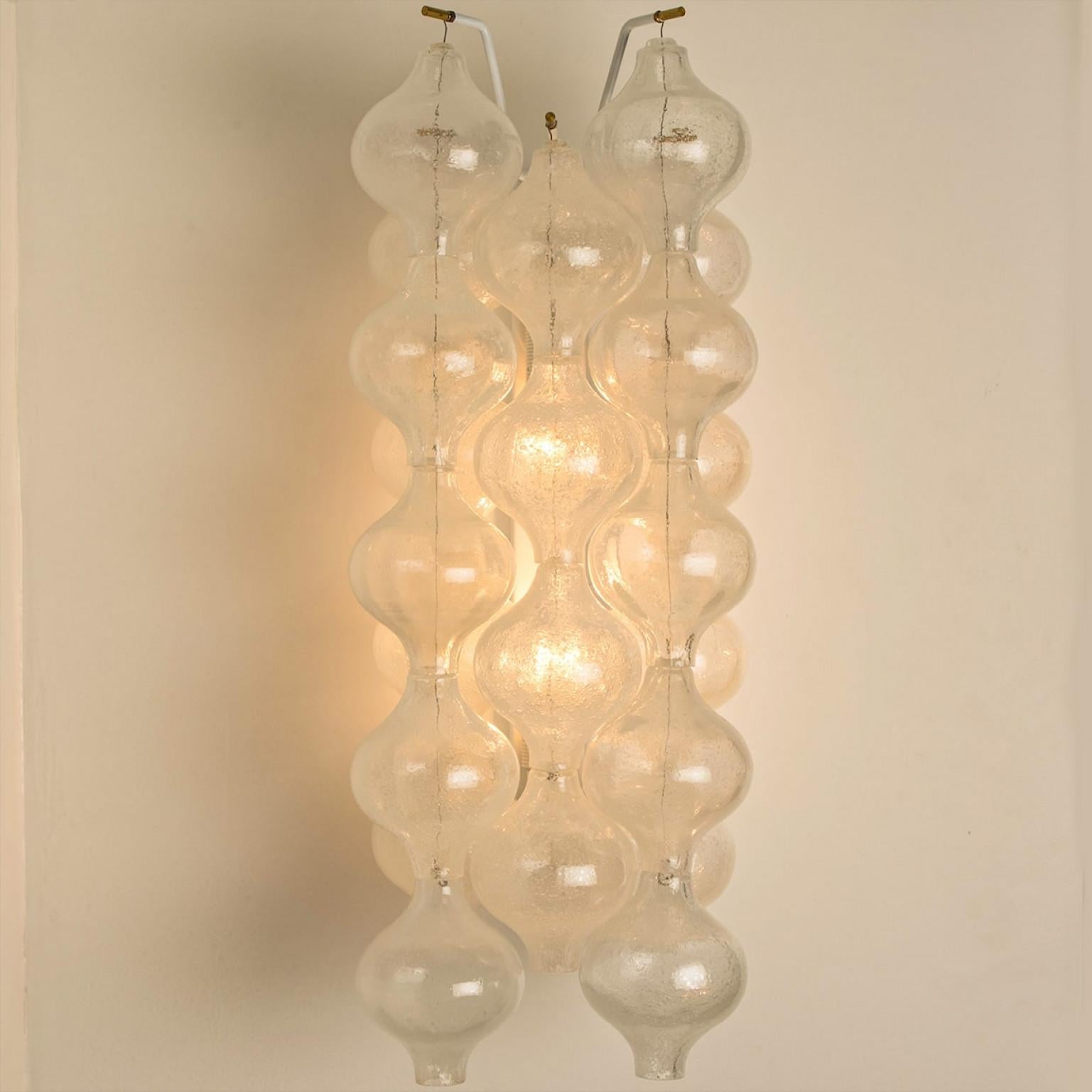 1 of the 2 Pairs of Large Tulipan Wall Lamps or Sconces by J.T. Kalmar 'H 21.2' in vendita 7