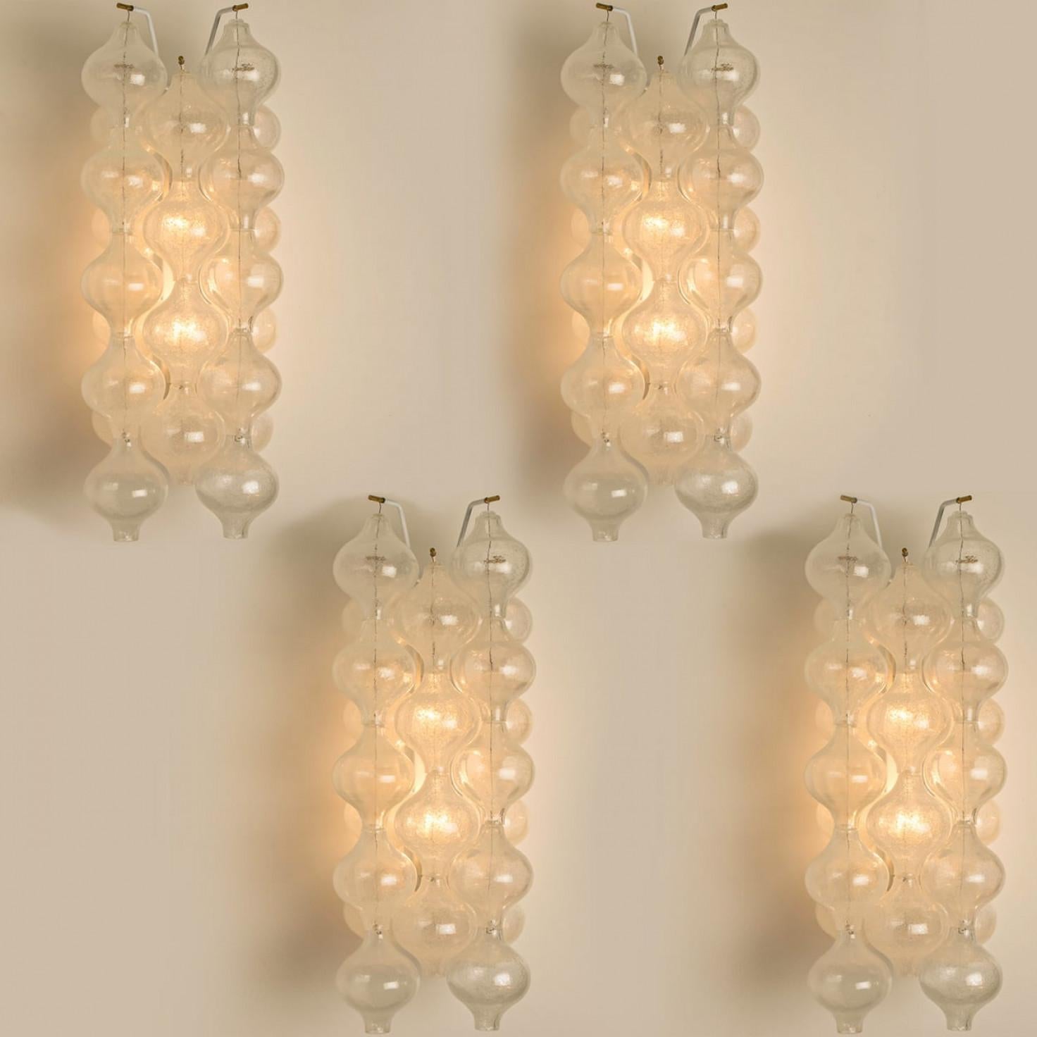 1 of the 2 Pairs of Large Tulipan Wall Lamps or Sconces by J.T. Kalmar 'H 21.2' Moderno de mediados de siglo en venta