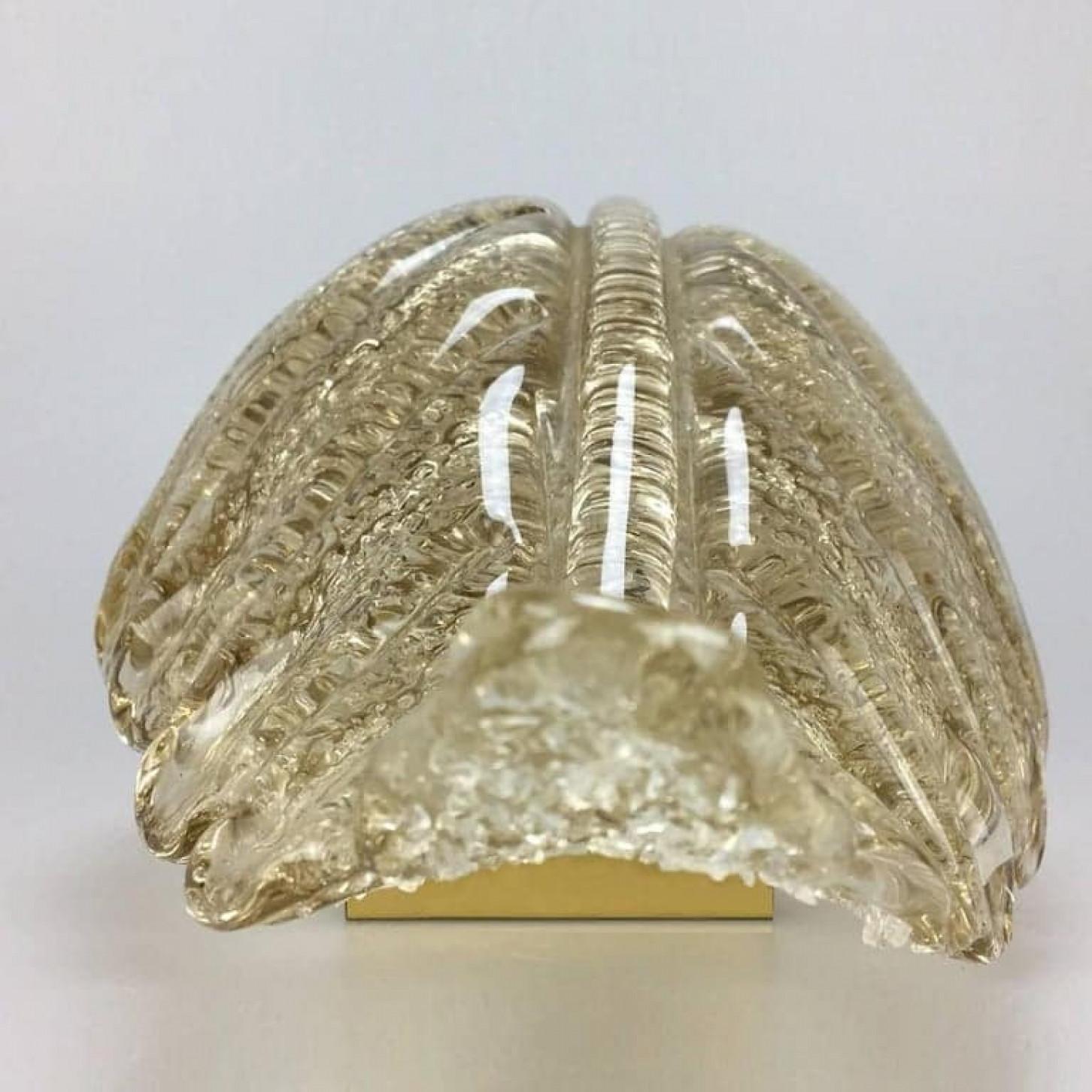 Mid-Century moderno 1 of the 2 Pairs of Large Wall Sconces Barovier & Toso Gold Glass Murano, 1960 in vendita