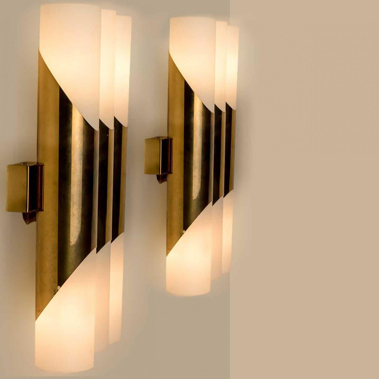 1 of the 2 Pairs of Wall Sconces of 3 Opaline Glass and Brass tubes, 1970 im Angebot 1