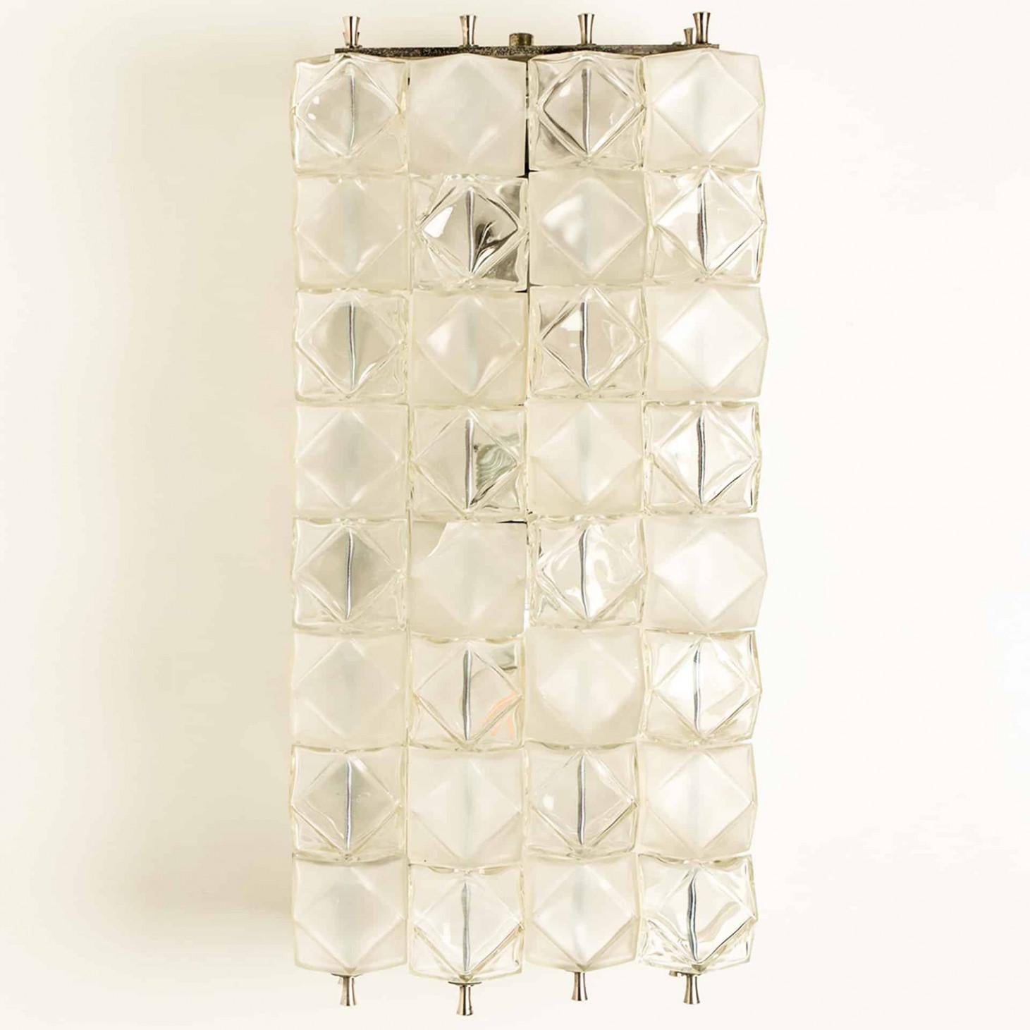 Autrichien 1 des 2 paires de lampes murales XL Filvem Voghera Crystal et nickelé en vente