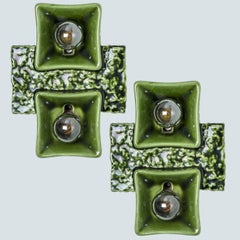 1 delle 2 applique quadrate con texture verde di Pan Ceramics, anni '60