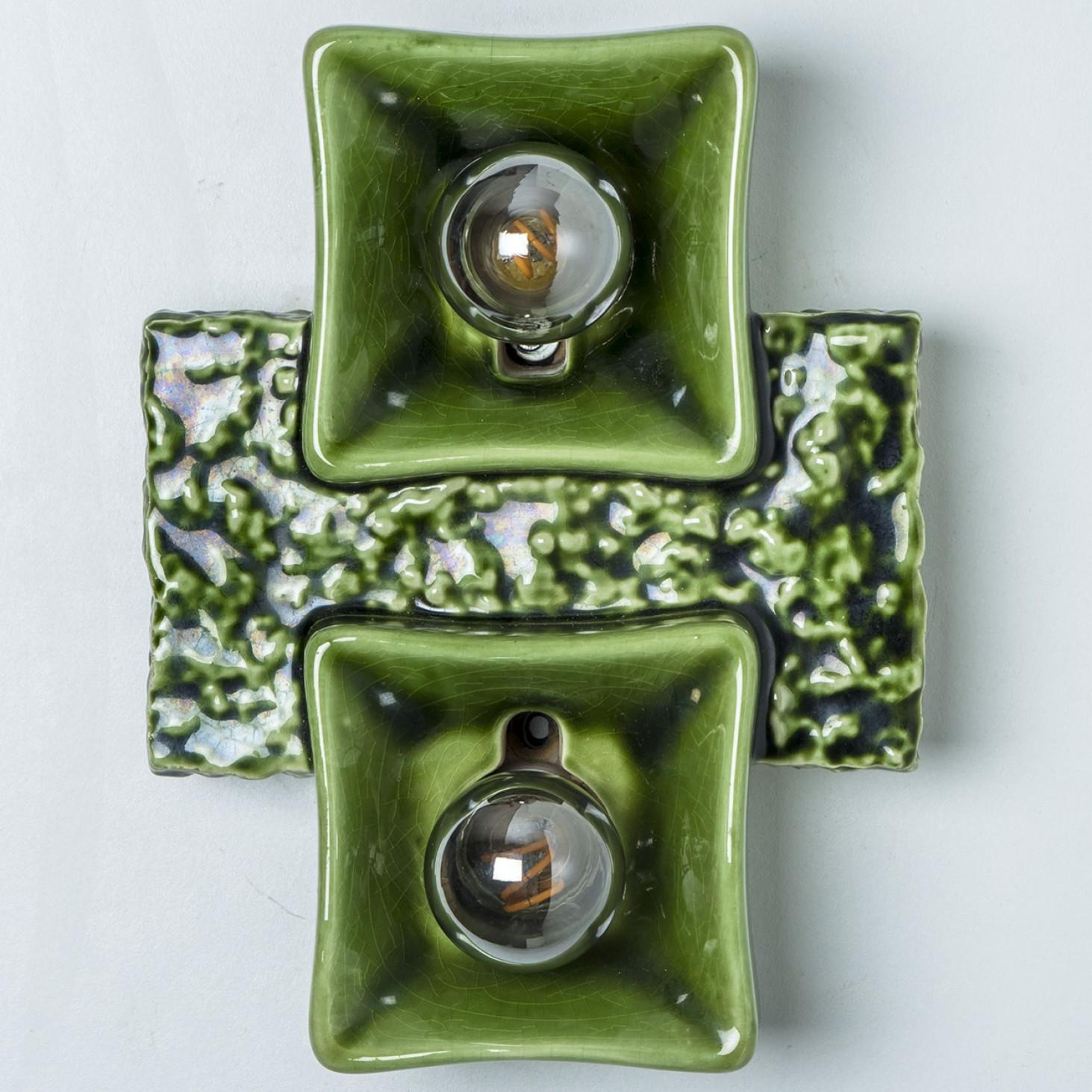 Fine XX secolo 1 delle 2 applique quadrate con texture verde di Pan Ceramics, anni '60 in vendita