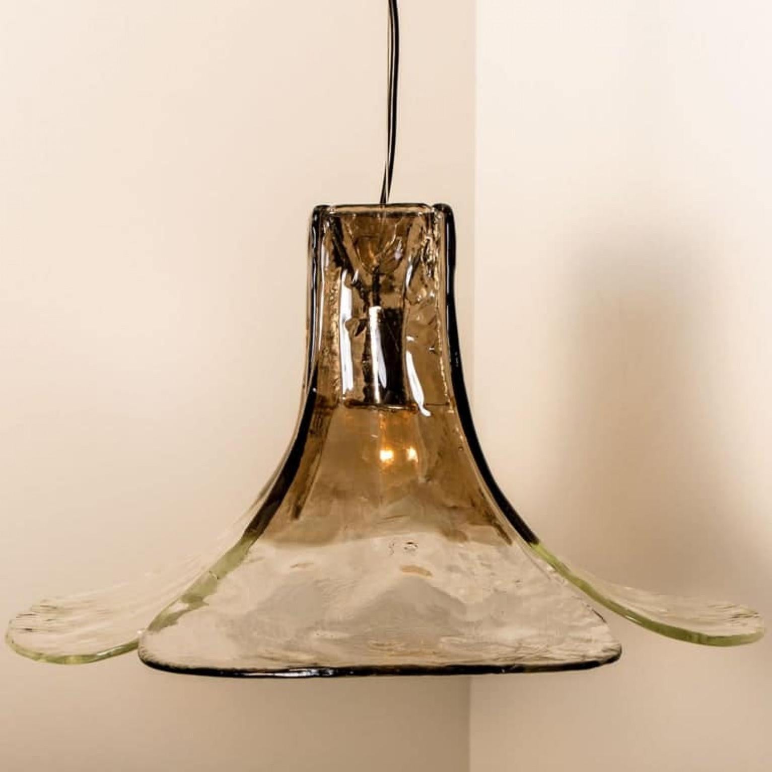 1 of the 2 Pendant Lamps by Carlo Nason for Mazzega in vendita 3