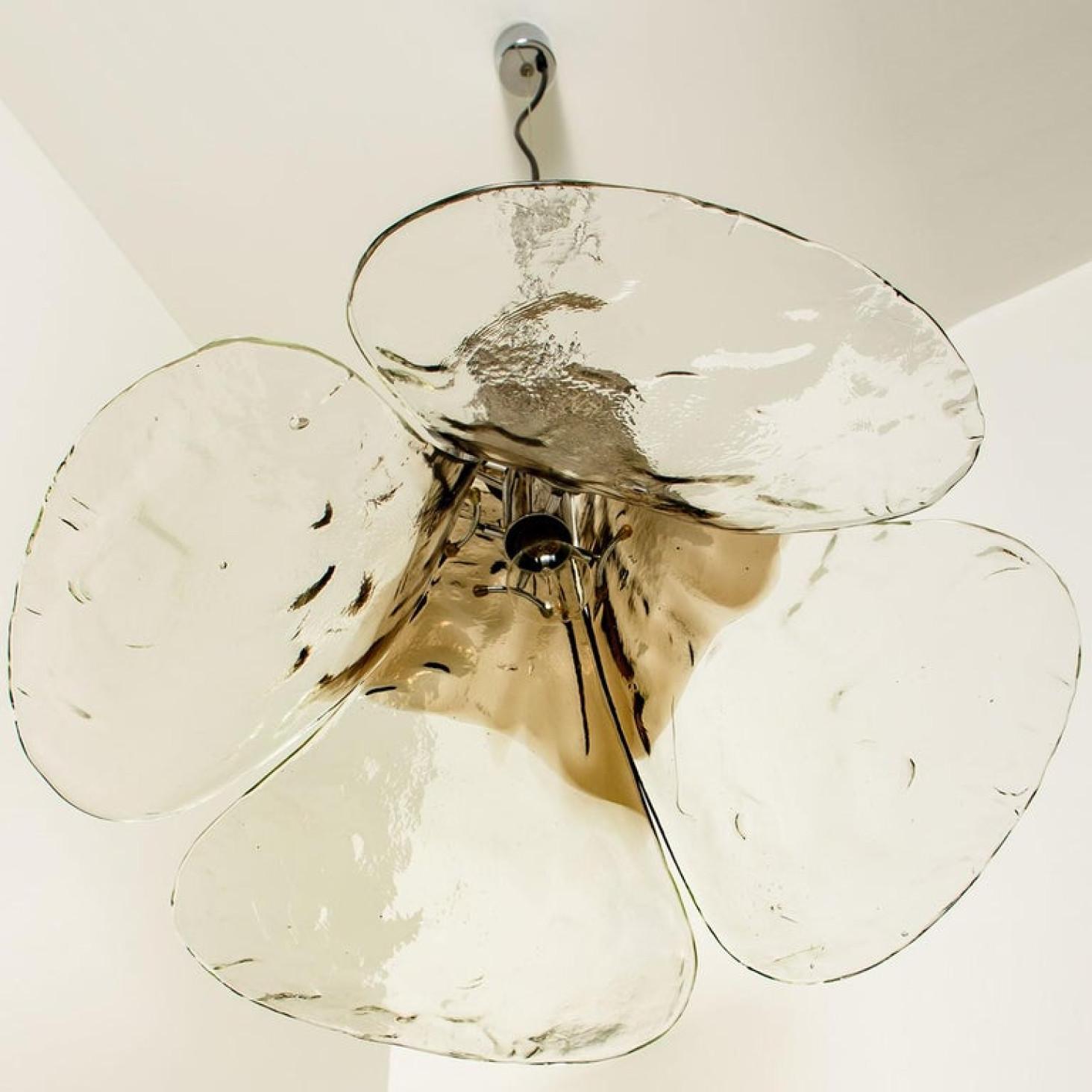 1 of the 2 Pendant Lamps by Carlo Nason for Mazzega In Good Condition For Sale In Rijssen, NL