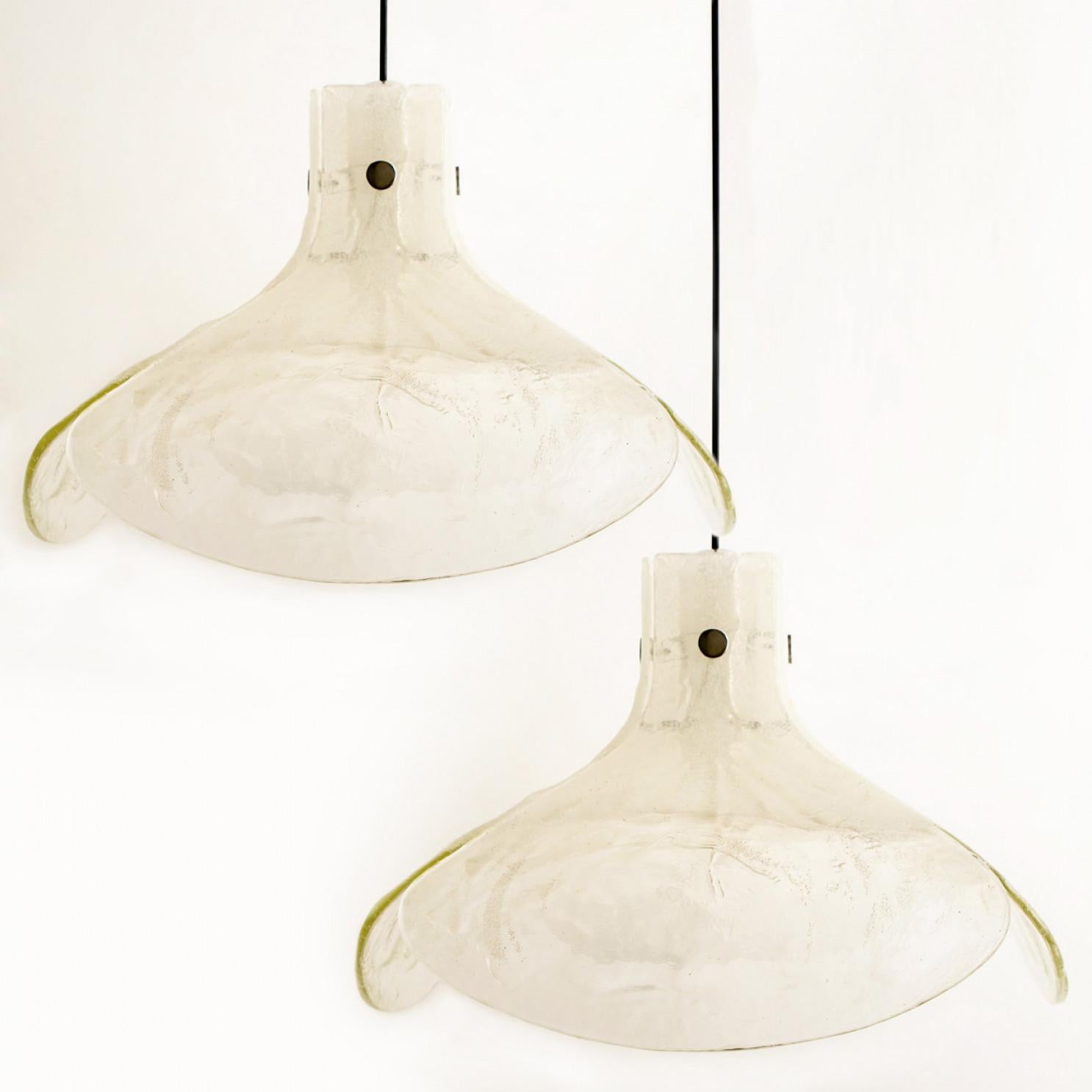 1 of the 2 Pendant Lamps Model LS185 by Carlo Nason for Mazzega, 1970 For Sale 7