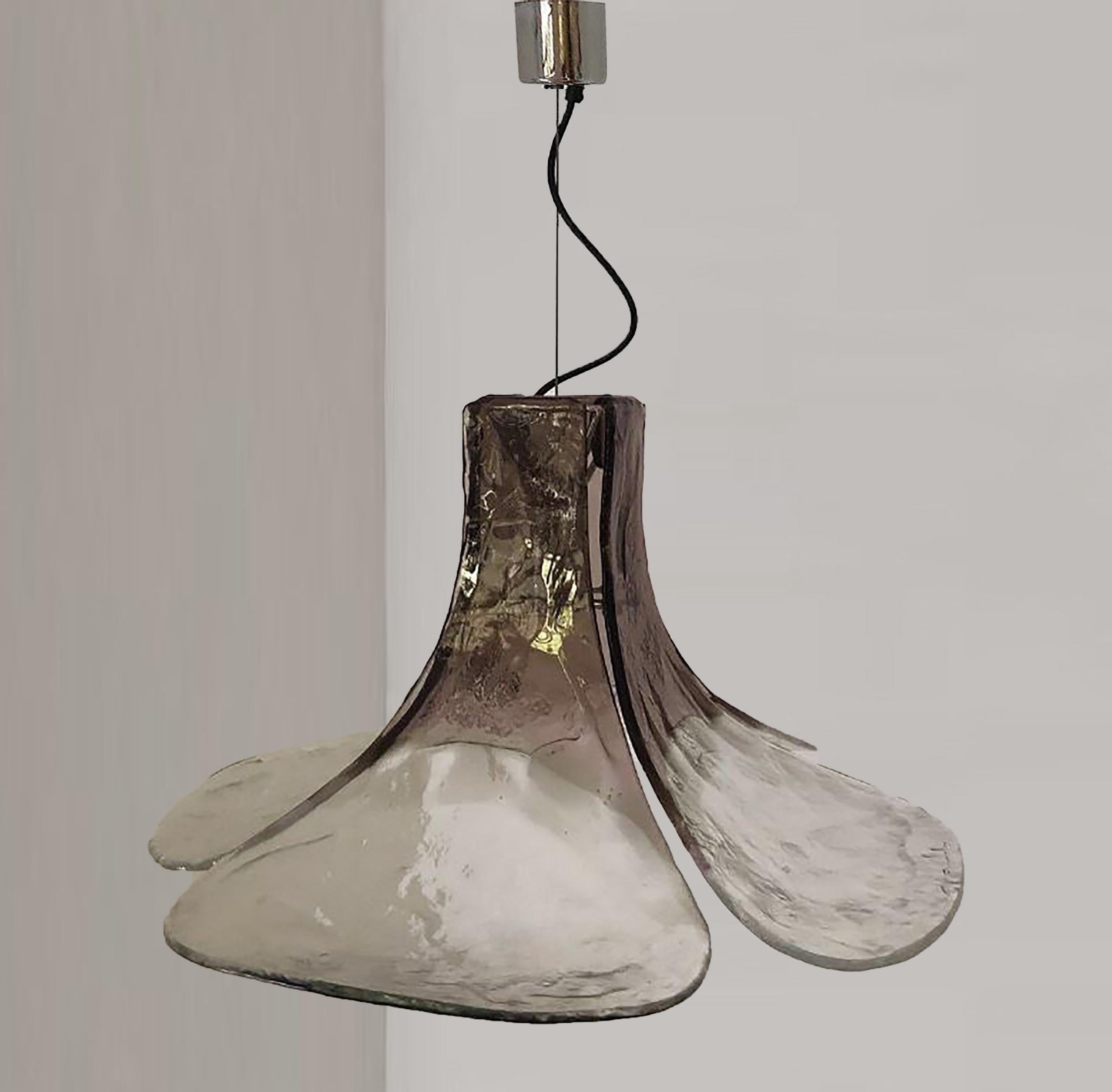1 of the 2 Pendant Lamps Model LS185 by Carlo Nason for Mazzega In Good Condition For Sale In Rijssen, NL