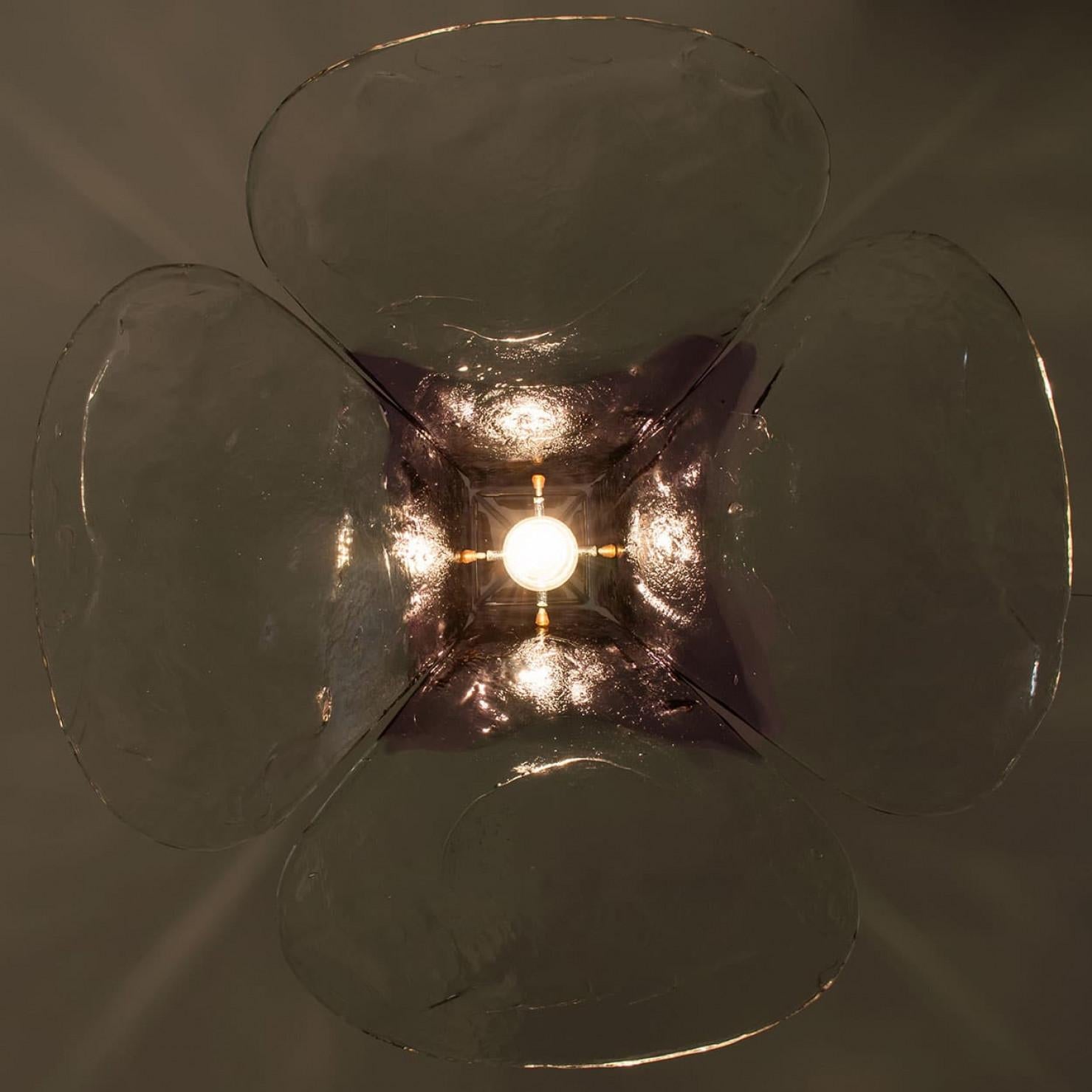 Autre 1 des 2 lampes suspendues en verre violet et transparent de Carlo Nason pour Mazzega, 1960 en vente