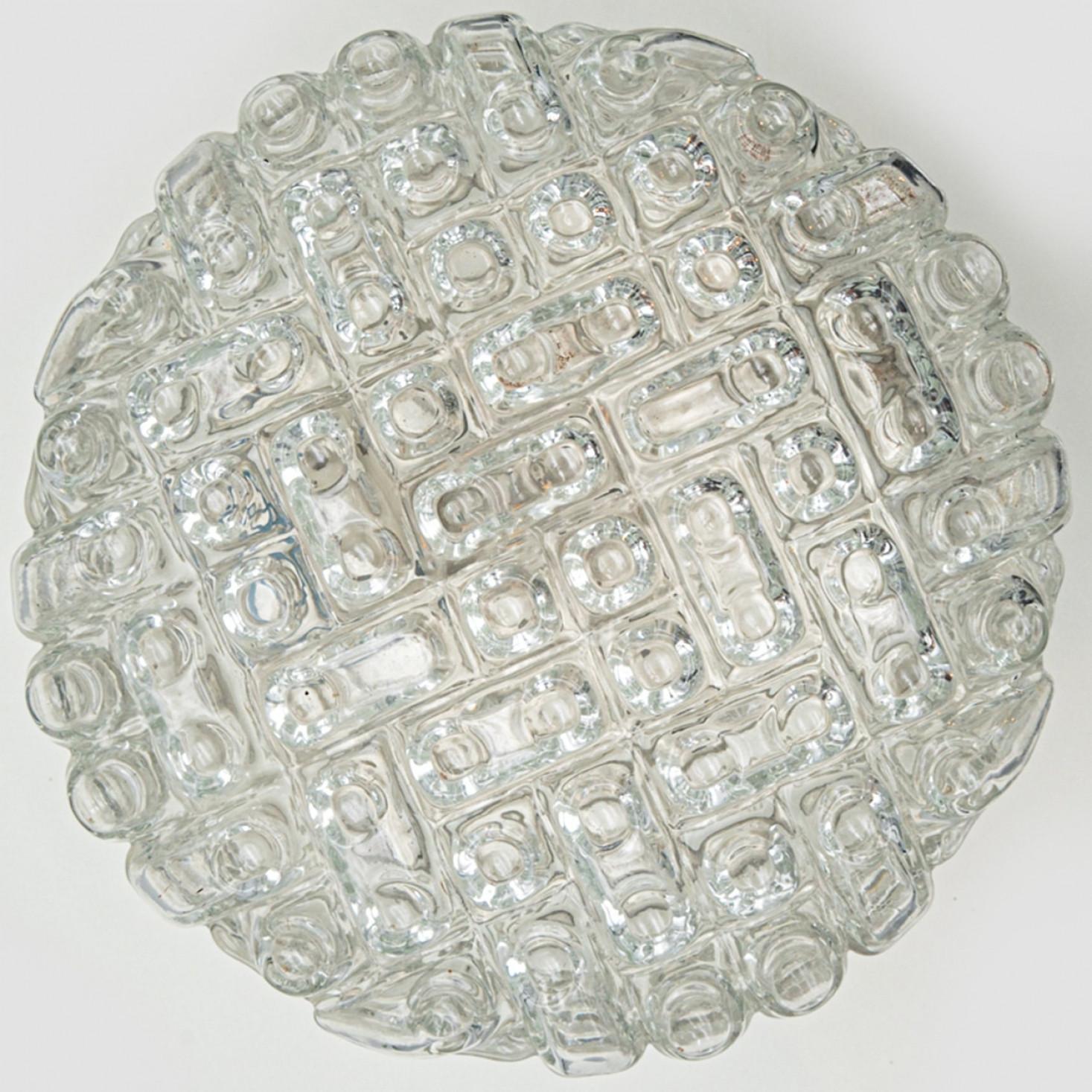 Mid-Century Modern 1 des 2 Appliques rondes en verre bullé dans le style d'Helena Tynell en vente