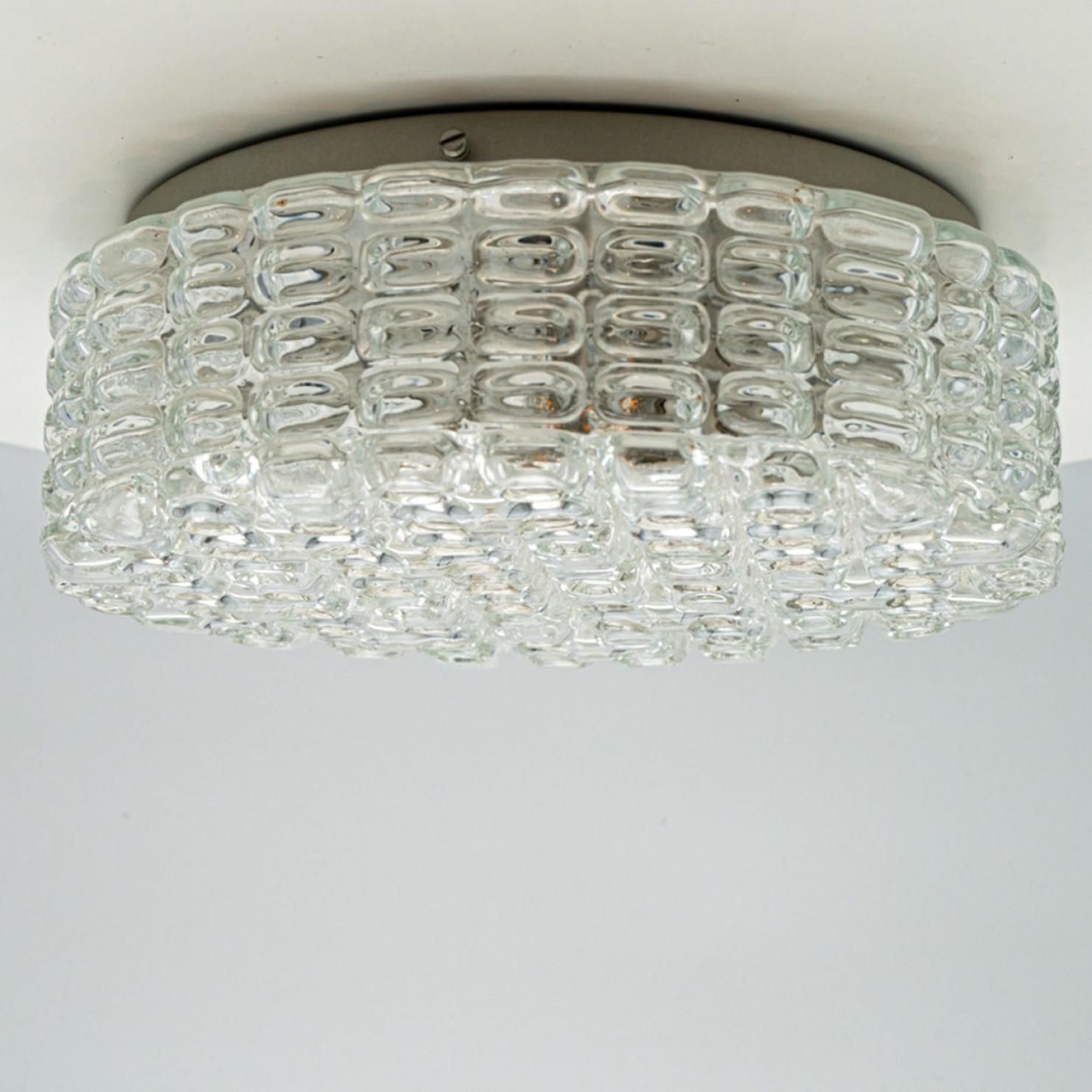 1 des 2 Appliques rondes en verre bullé dans le style d'Helena Tynell Bon état - En vente à Rijssen, NL