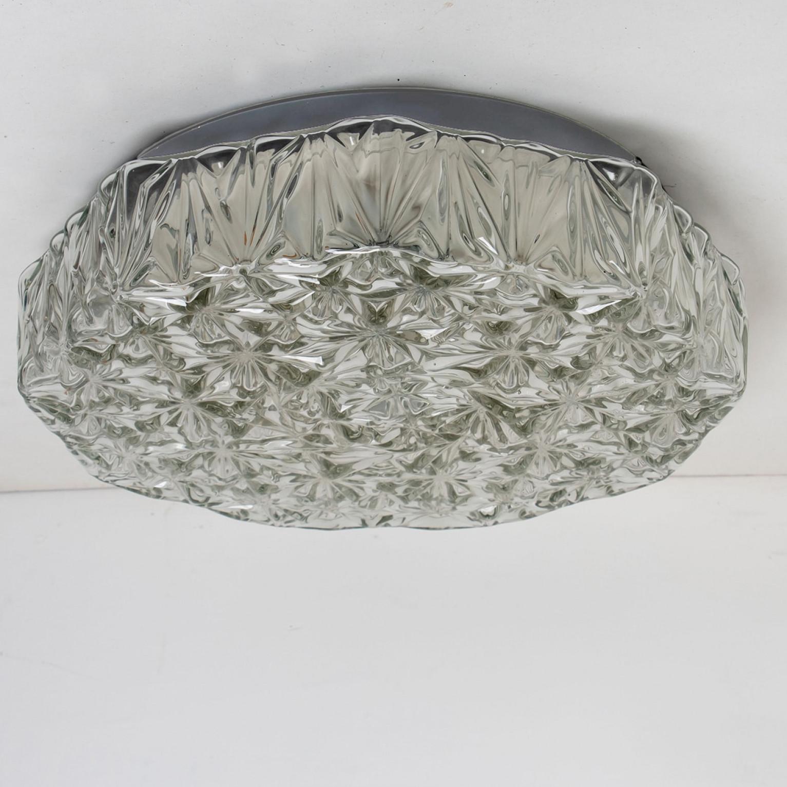 Métal 1 des 2 Appliques rondes en verre dans le style d'Helena Tynell, 1960 en vente