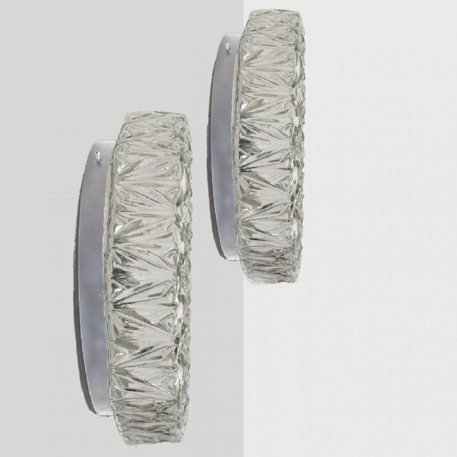 1 of the 2 Round Glass Wall Lights In Style Of Helena Tynell, 1960 en vente 1