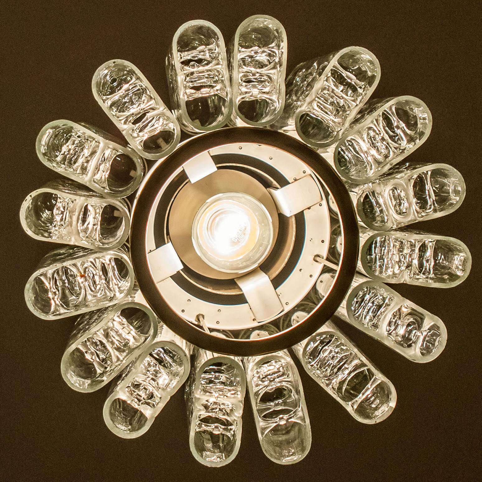 Mid-Century Modern 1 of the 2 Round Textured Clear Glass Doria Pendant Lamp, 1960s For Sale