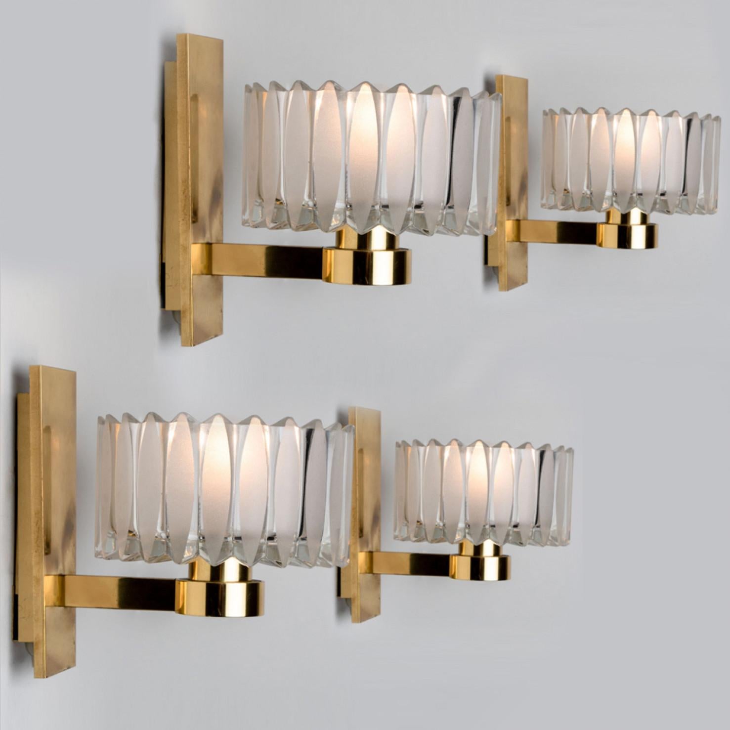 1 of the 2 Sets Hillebrand Brass and Glass Wall Light Fixtures, 1970s For Sale 6