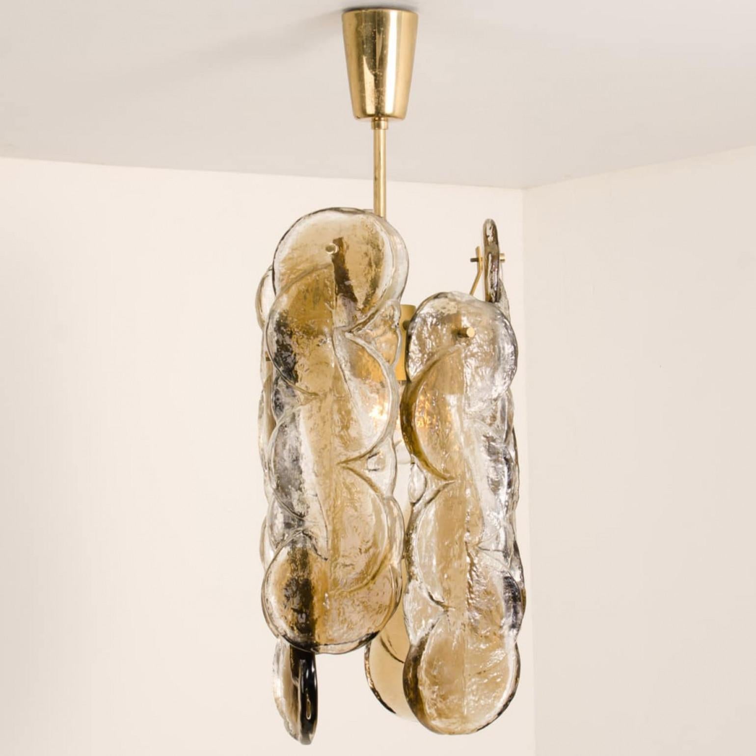 1 of the 2 Small Kalmar Citrus Swirl Smoked Glass Pendants, Austria, 1960s in vendita 5