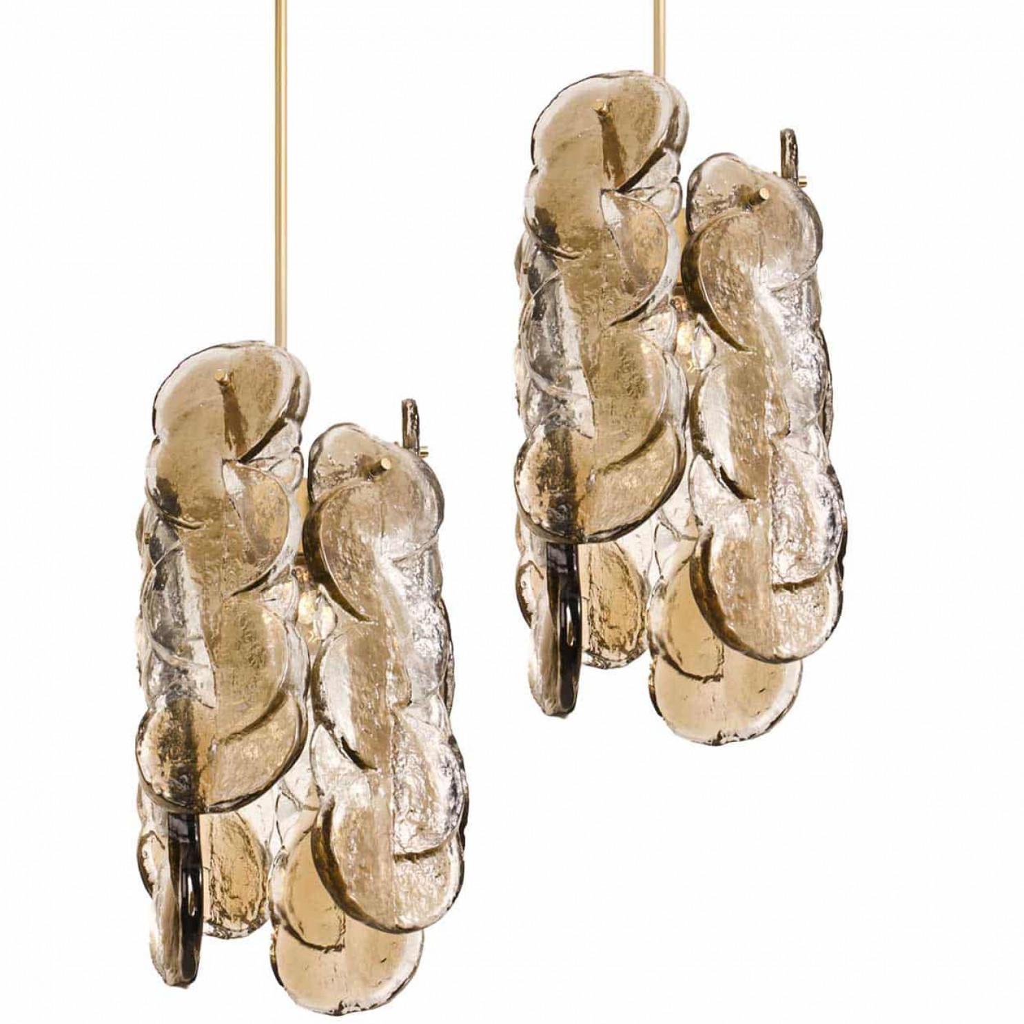 Milieu du XXe siècle 1 des 2 petits pendentifs en verre fumé Kalmar Citrus Swirl, Autriche, années 1960 en vente