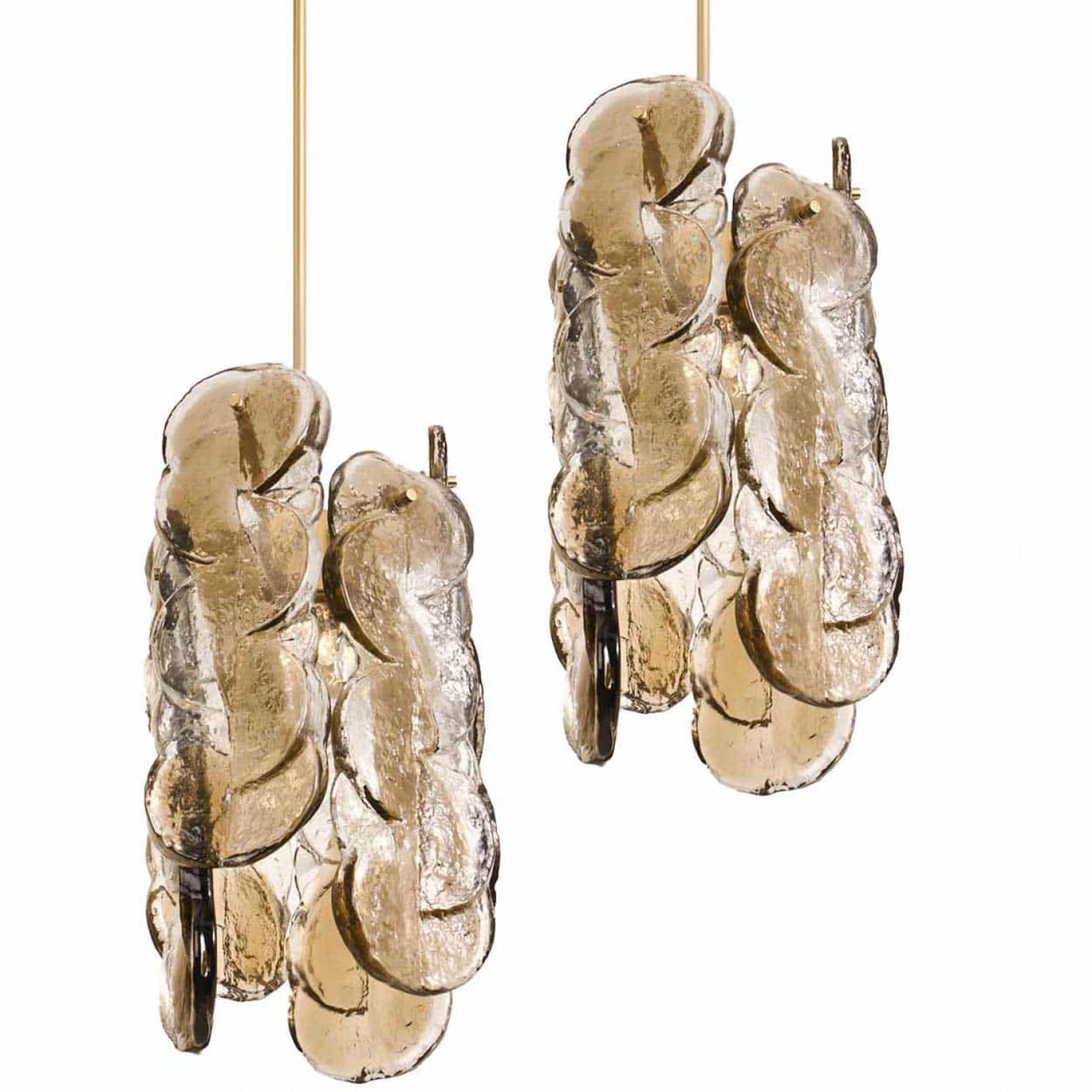 Metà XX secolo 1 of the 2 Small Kalmar Citrus Swirl Smoked Glass Pendants, Austria, 1960s in vendita