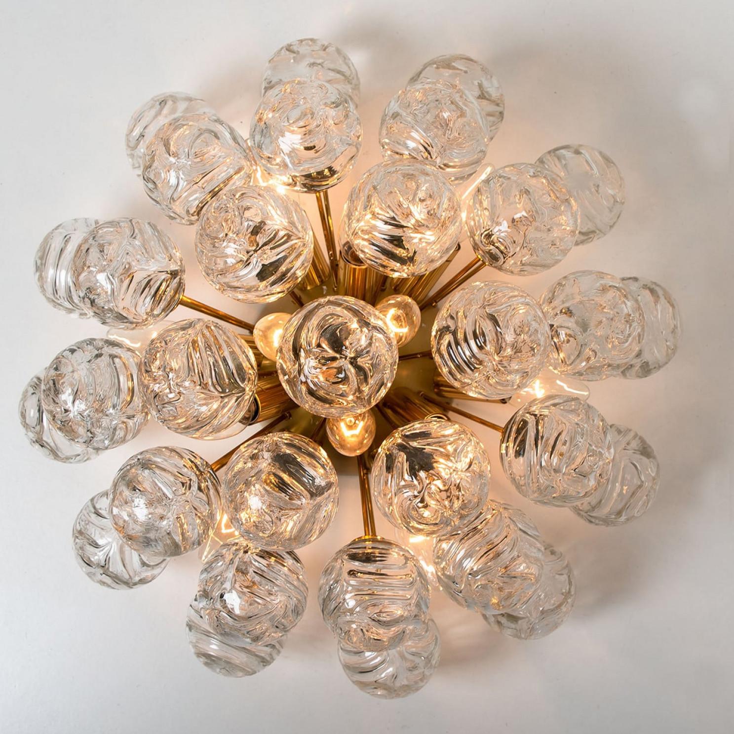 1 der 2 Sputnik-Schneckenballen aus Glas mit Einbaubeleuchtung aus Doria, Deutschland, 1970er Jahre im Angebot 8