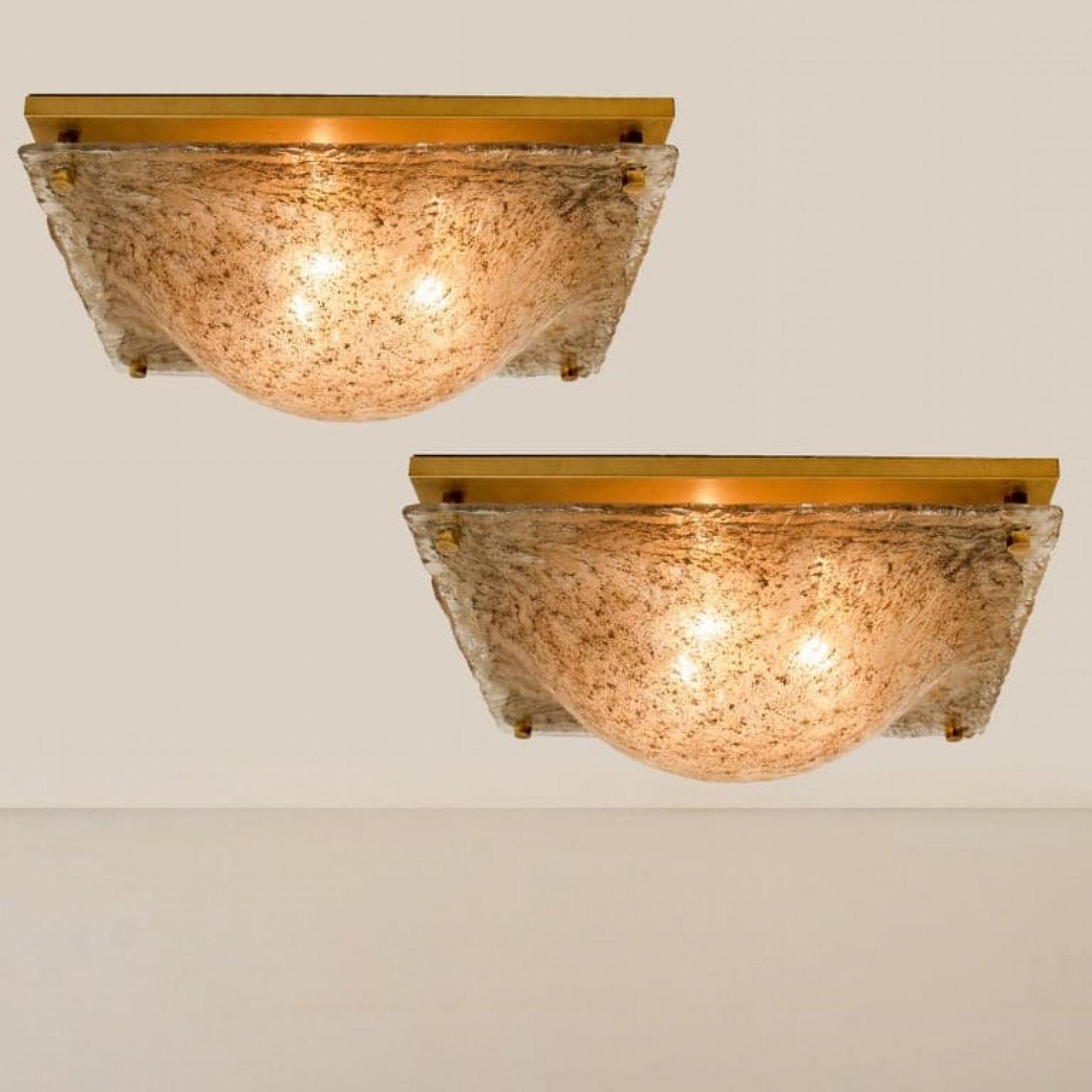 1 des 2 montures carrées encastrées en laiton et verre fumé, 1970 en vente 5