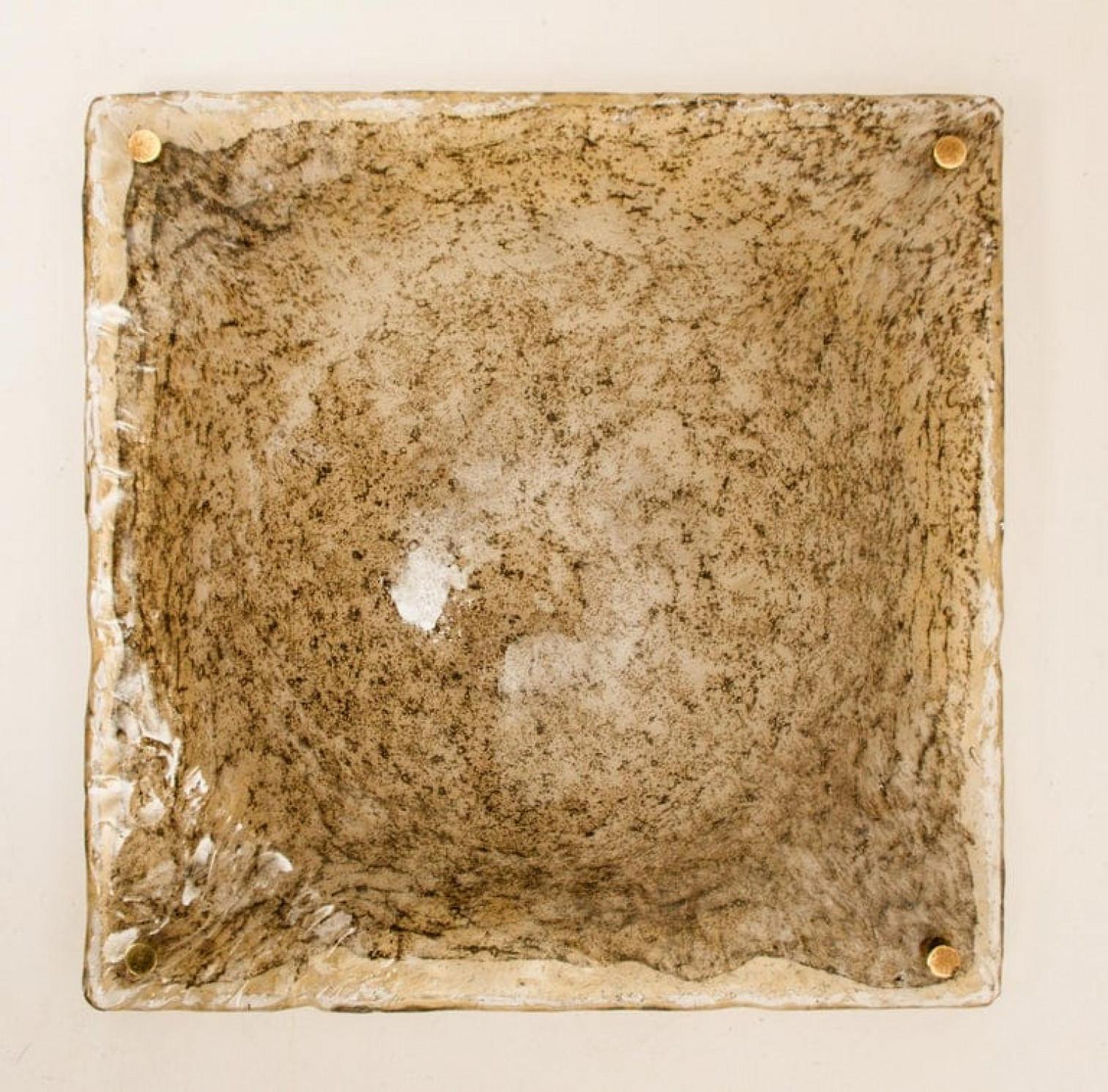 1 des 2 montures carrées encastrées en laiton et verre fumé, 1970 en vente 6