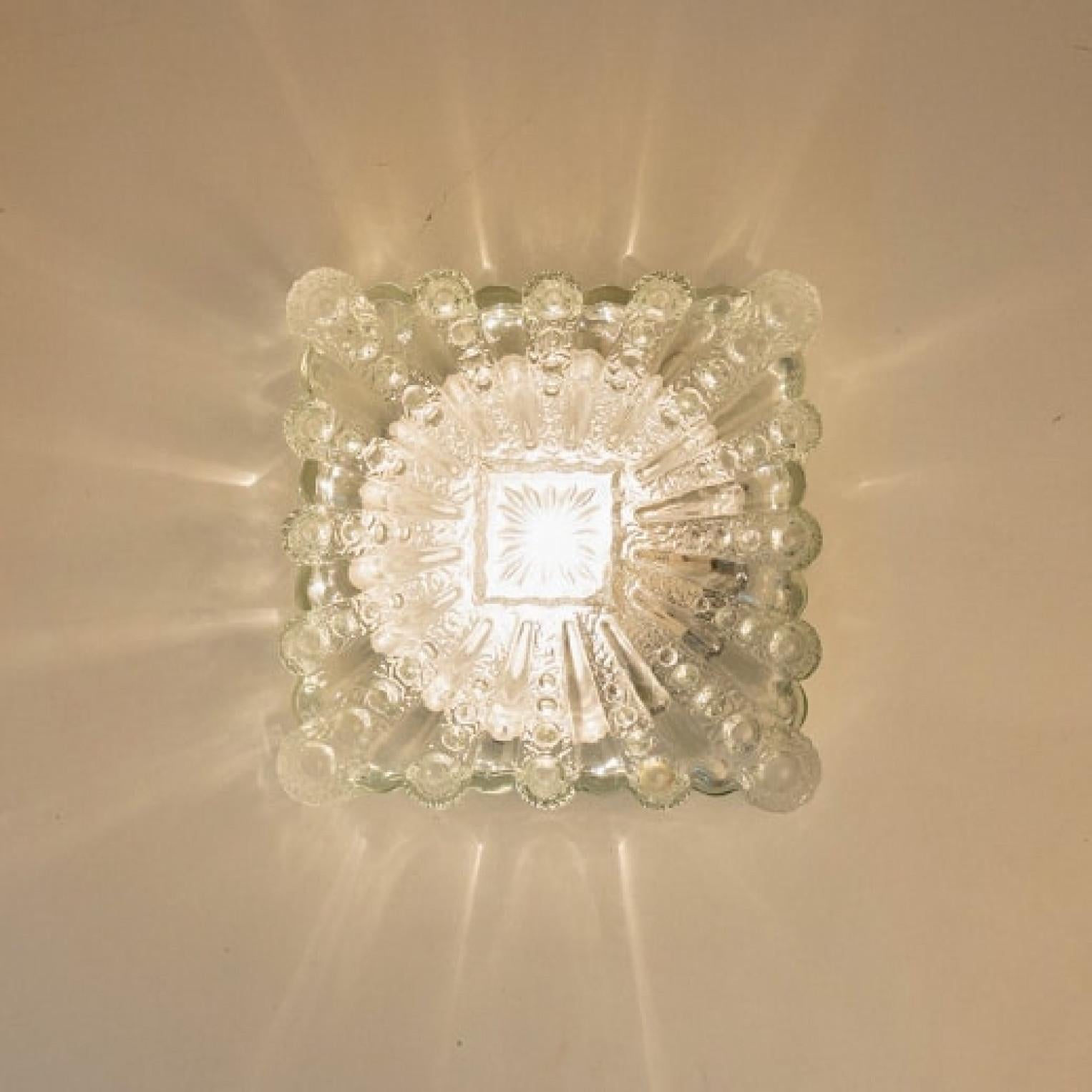 1 des 2 plafonniers carrés en verre d'Helena Tynell, 1970 en vente 3