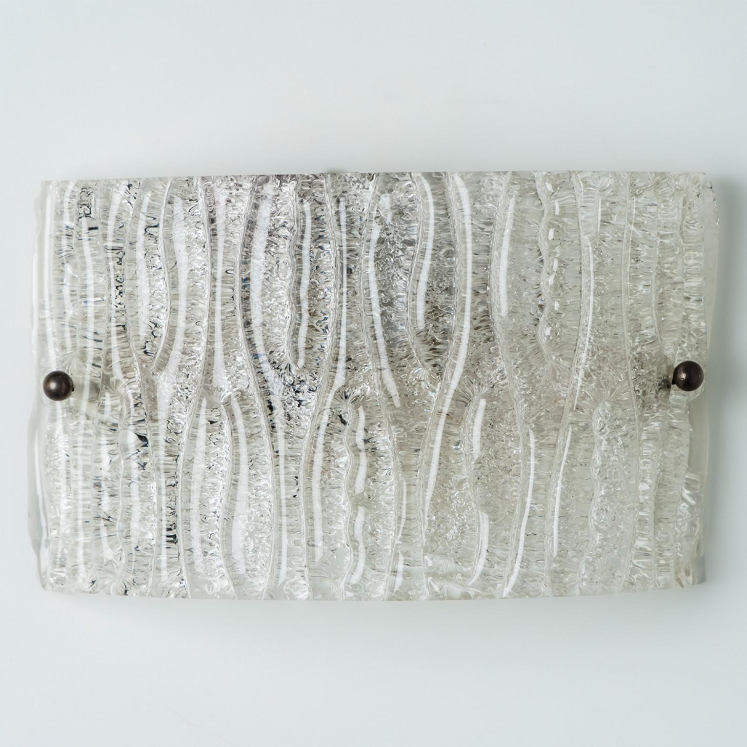 Ottone 1 delle 2 applique quadrate in vetro a coste di Kaiser Leuchten, 1960 in vendita