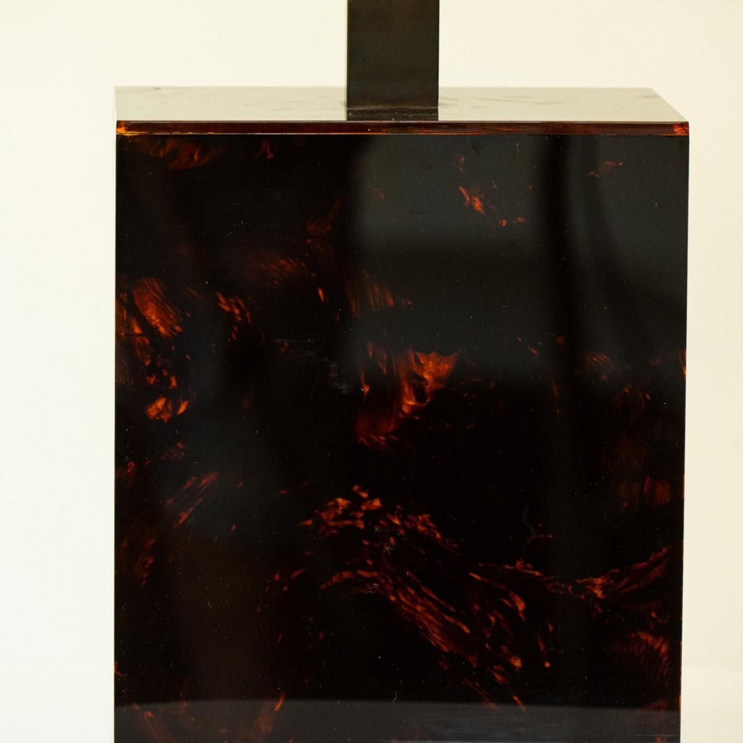 1 of the 2 Square Wood and Tortoise Glass Table Lamps, Lampshades by R. Houben Bon état - En vente à Rijssen, NL