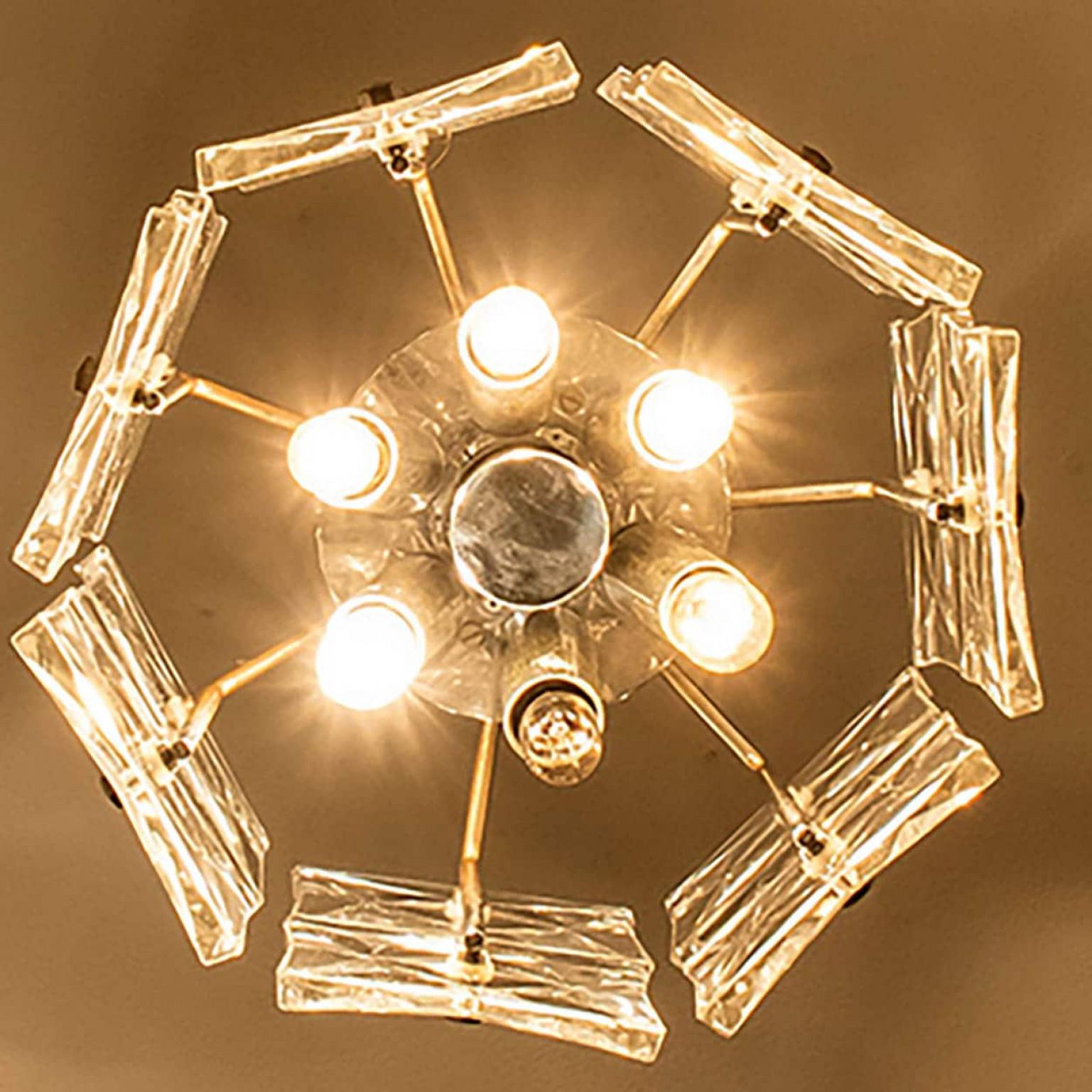 Mid-Century moderno 1 dei 2 splendidi pendenti in cristallo sfaccettato e cromo, Kinkeldey in vendita