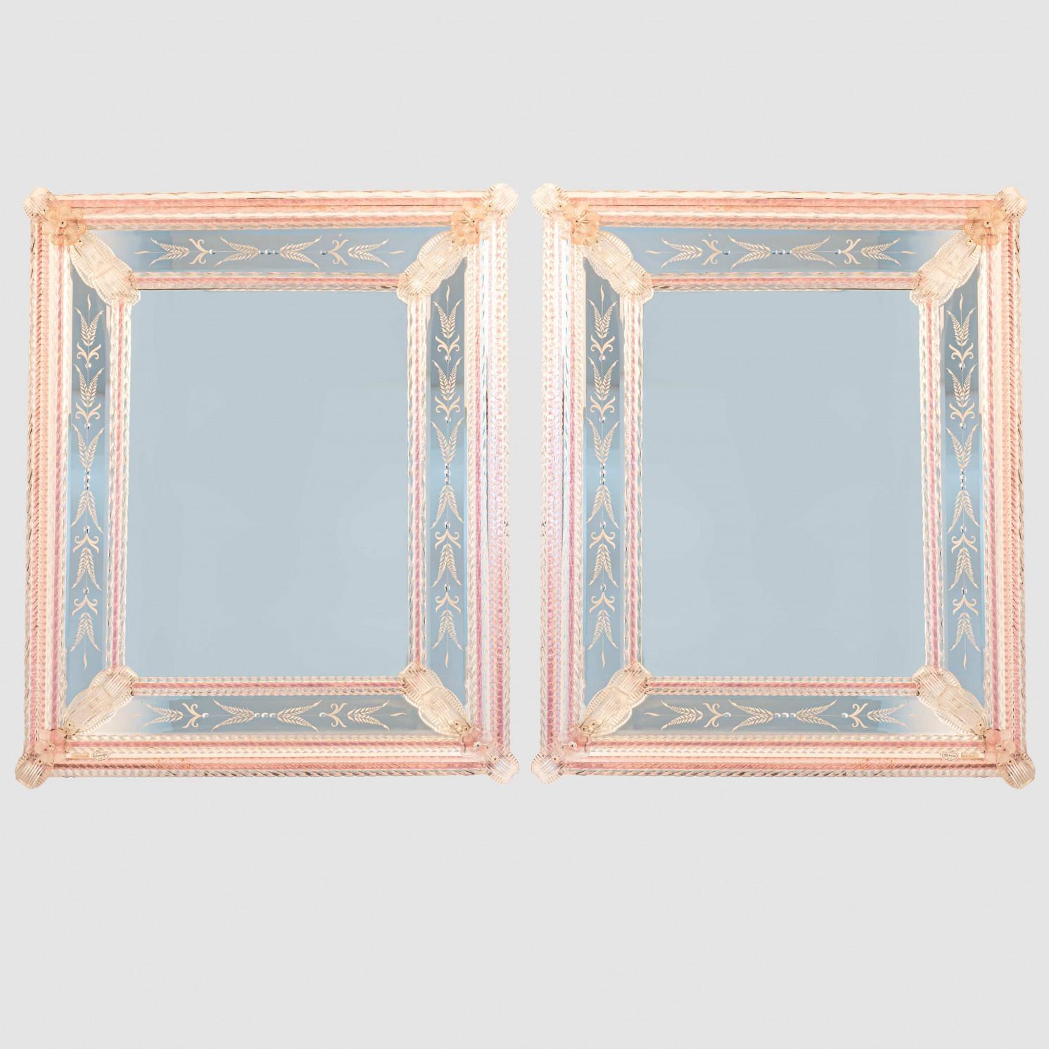 Classic Venetian Mirror With Murano Glass, designer Fratelli Barbini. A stunning 17th century-inspired mirror with floral engravings.

Beautiful craftsmanship, a real statement item.

Dimensions:
Height: 32.67