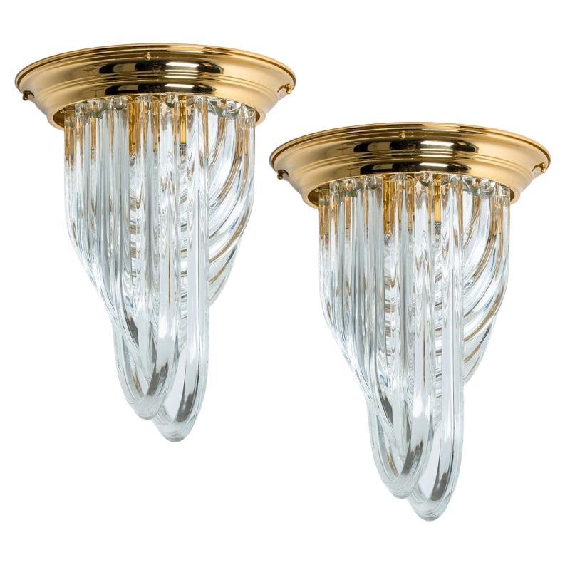 1 des 2 plafonniers Venini, verre de cristal incurvé et laiton, Italie, 1970