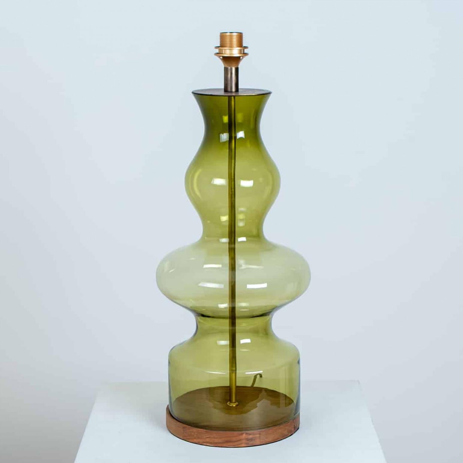 Other 1 of the 2 XL Glass Green Shaped Table Lamps with Rattan Lampshades R. Houben For Sale