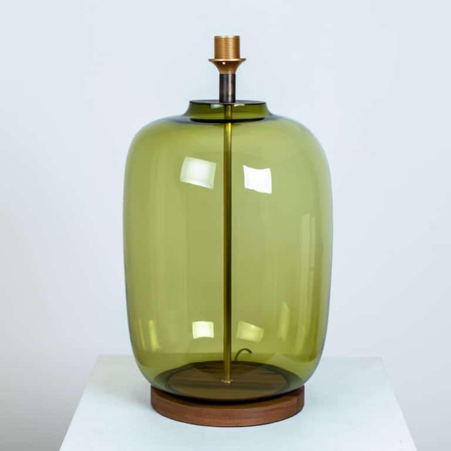 1 of the 2 XL Glass Shaped Table Lamp with Custom Made Silk Lamp R Houben en vente 10