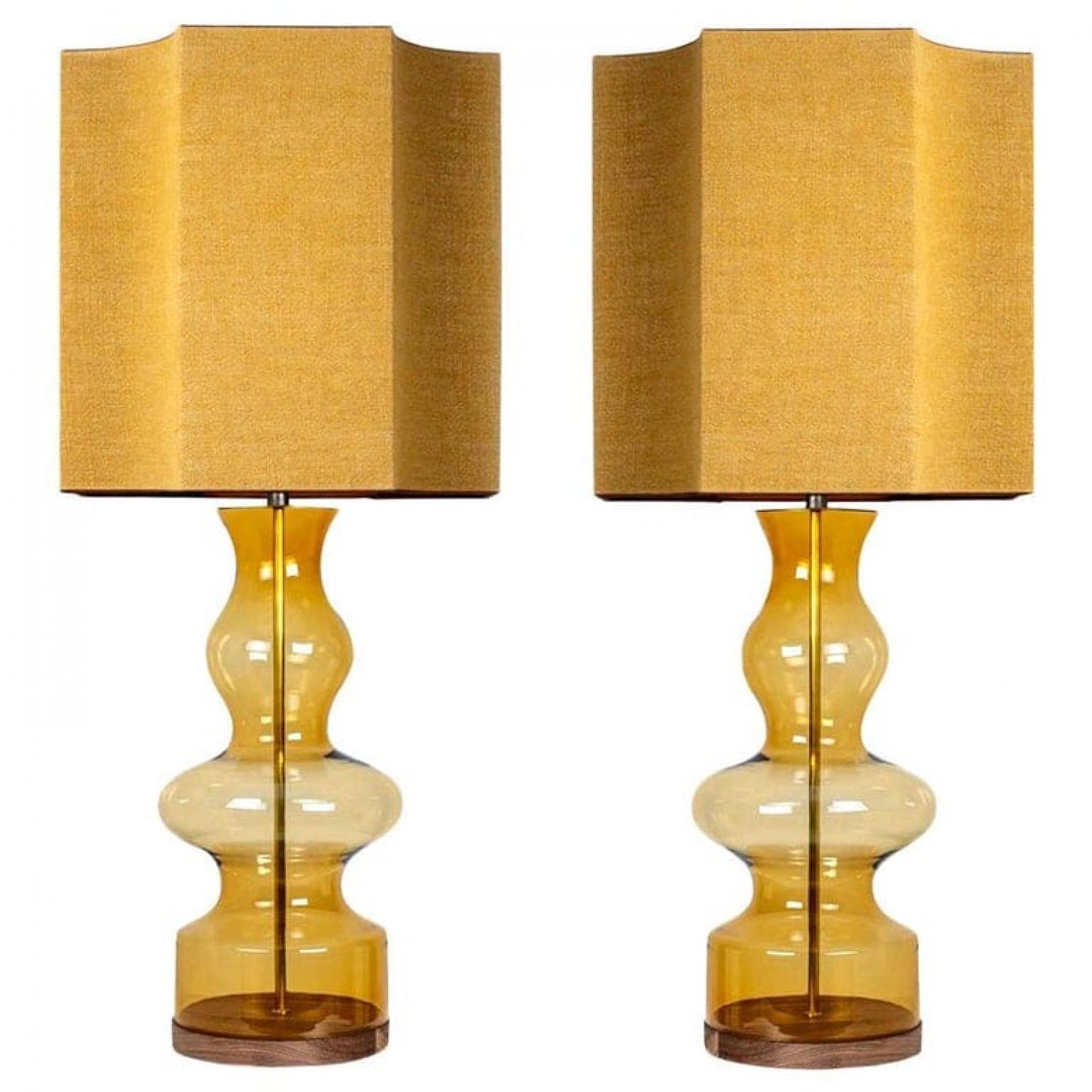 Néerlandais 1 of the 2 XL Glass Shaped Table Lamp with Custom Made Silk Lamp R Houben en vente