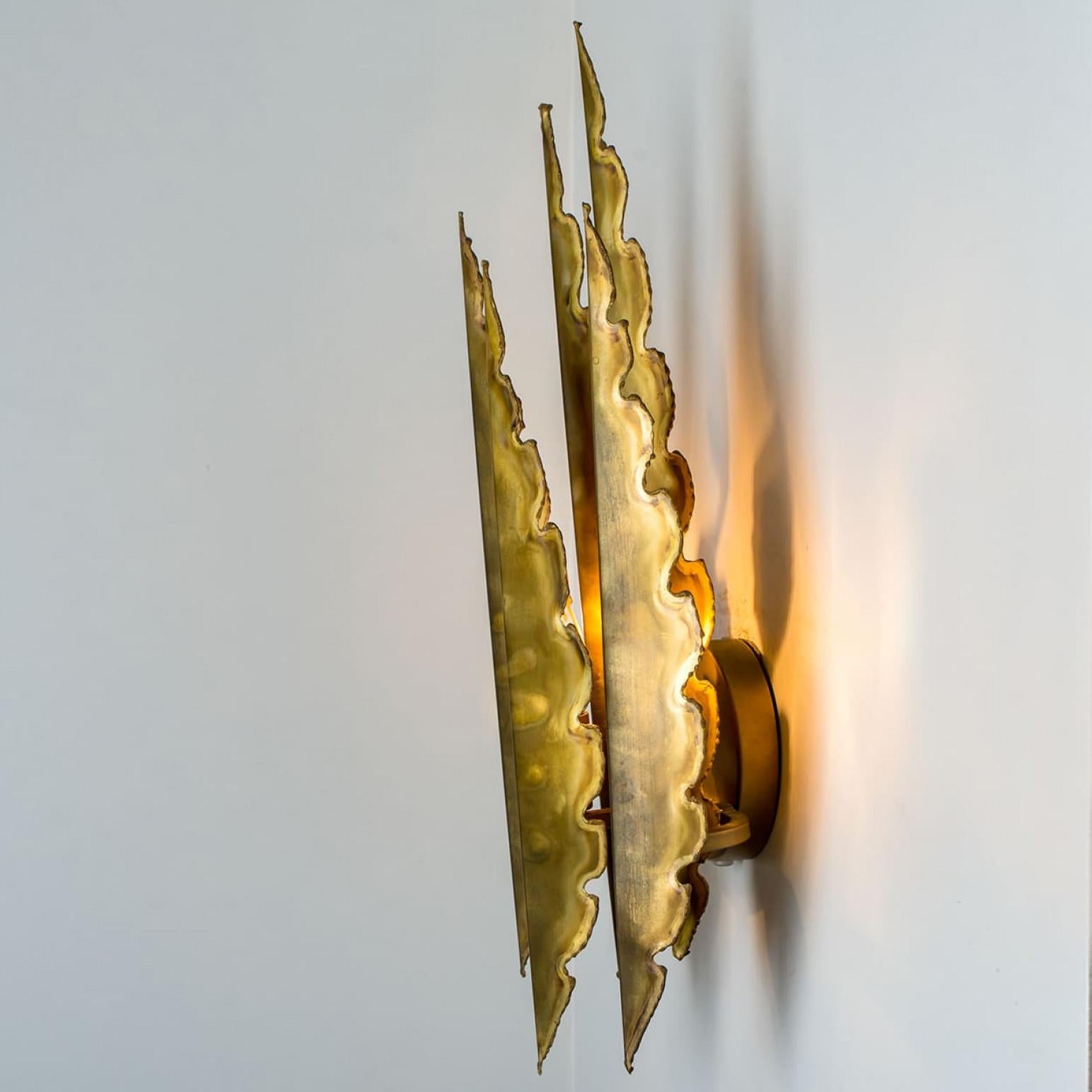 1 of the 2 XXL Brass Wall Sconces by Holm Sorensen, 1960 im Zustand „Gut“ im Angebot in Rijssen, NL