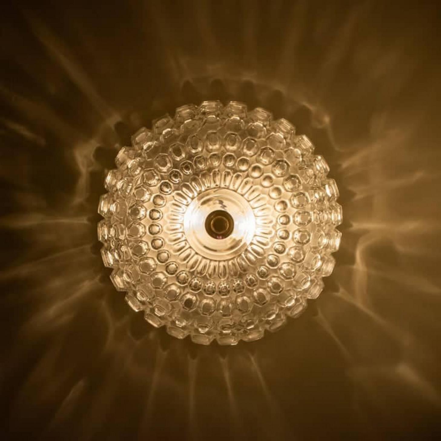 1 de la colección 20 Bubble Flush Mounts/Wall Sconces de Limburg, cuatro tamaños, años 60 en venta 10