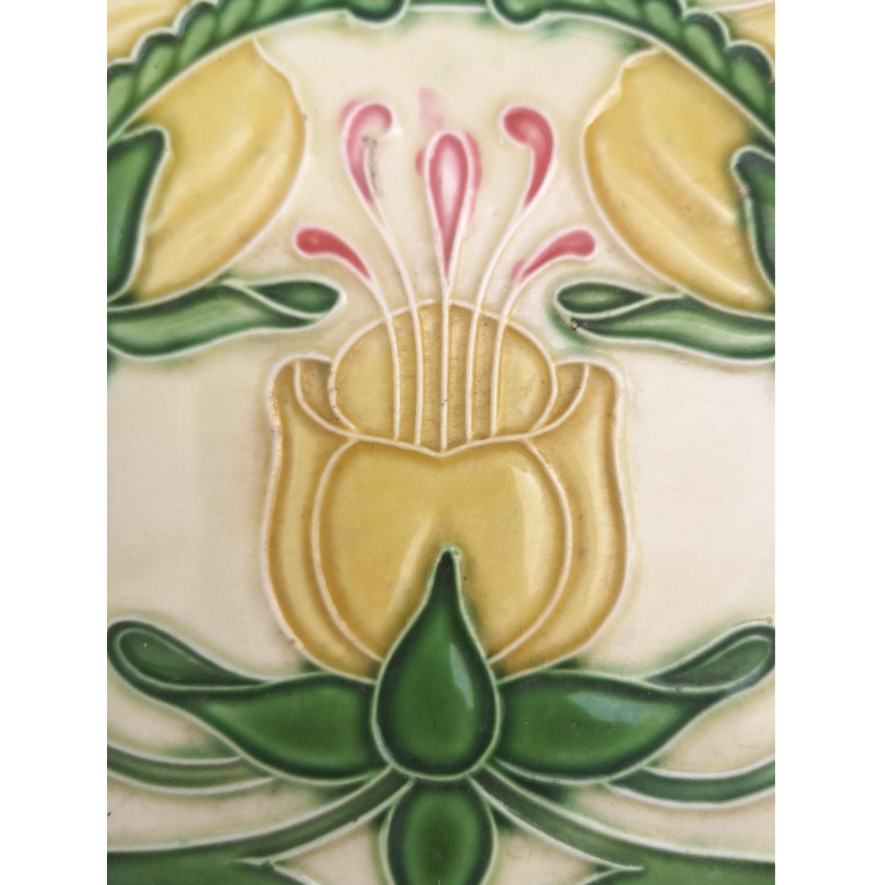 1 of the 20 Glazed Art Nouveau Relief Tiles, Maison Helman, Céramiques d'Art In Good Condition In Rijssen, NL