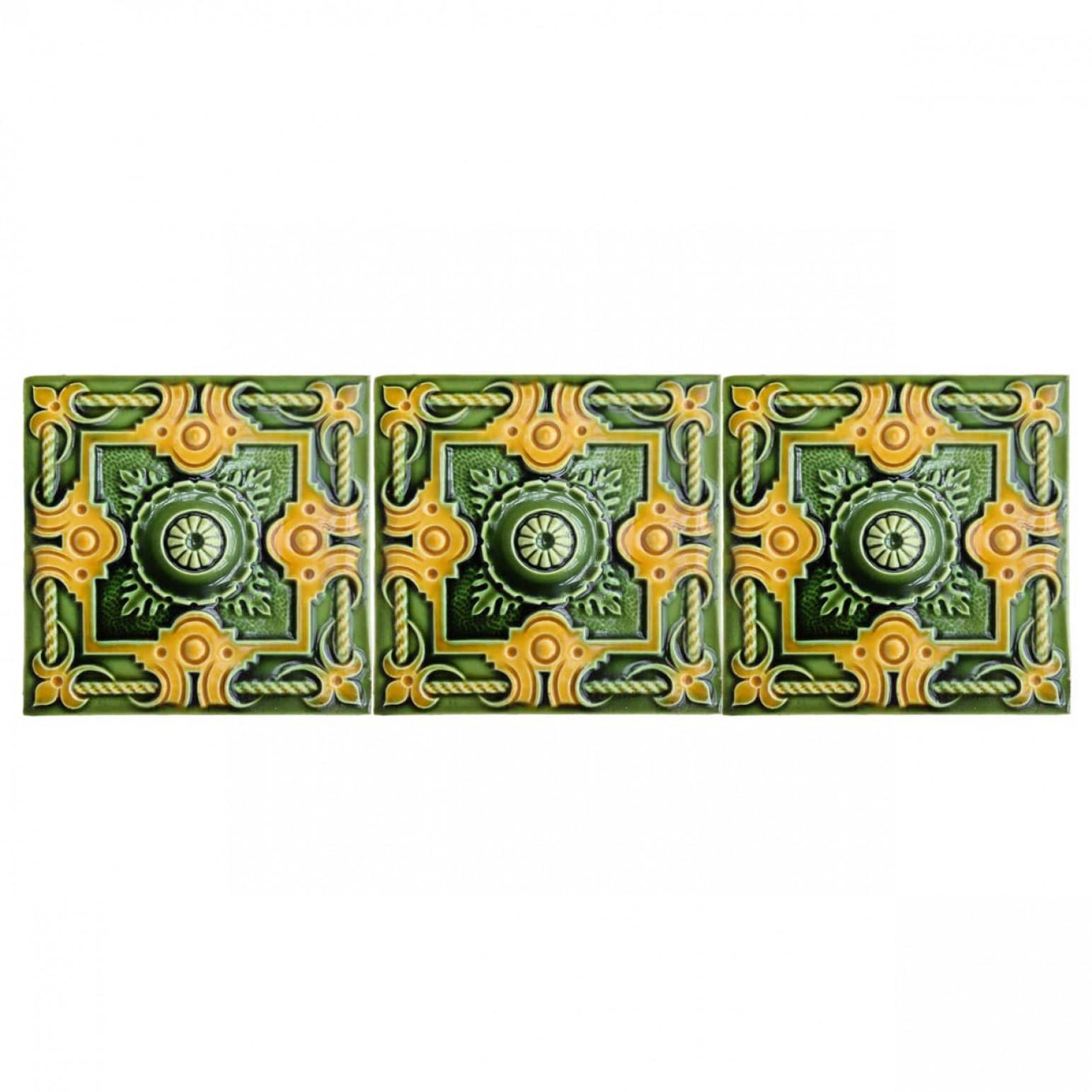 1 delle 275 piastrelle a rilievo smaltate Art Deco di Gilliot, circa 1920 in vendita 1