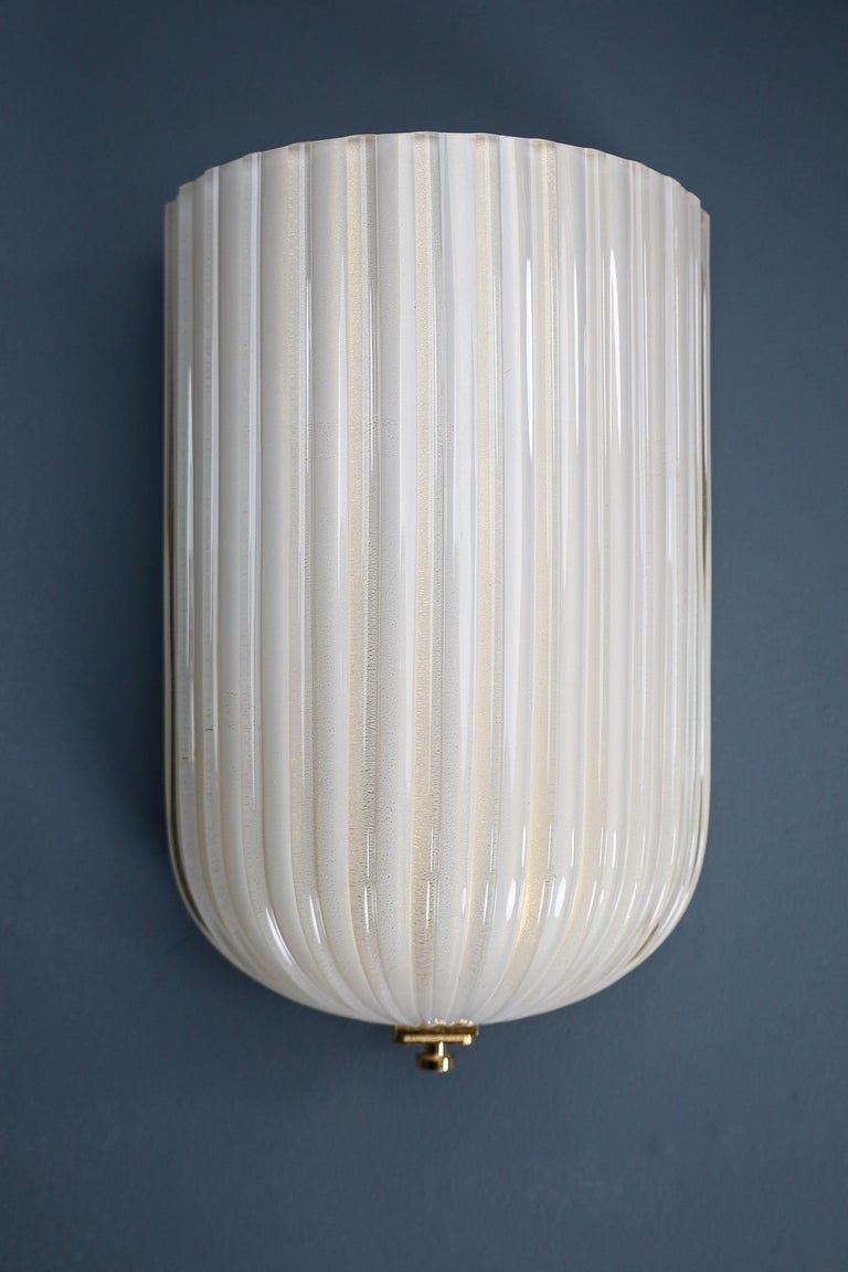 1 of the 16 Barovier & Toso Murano Glass Sconces with Brass, Italy 1980s For Sale 11