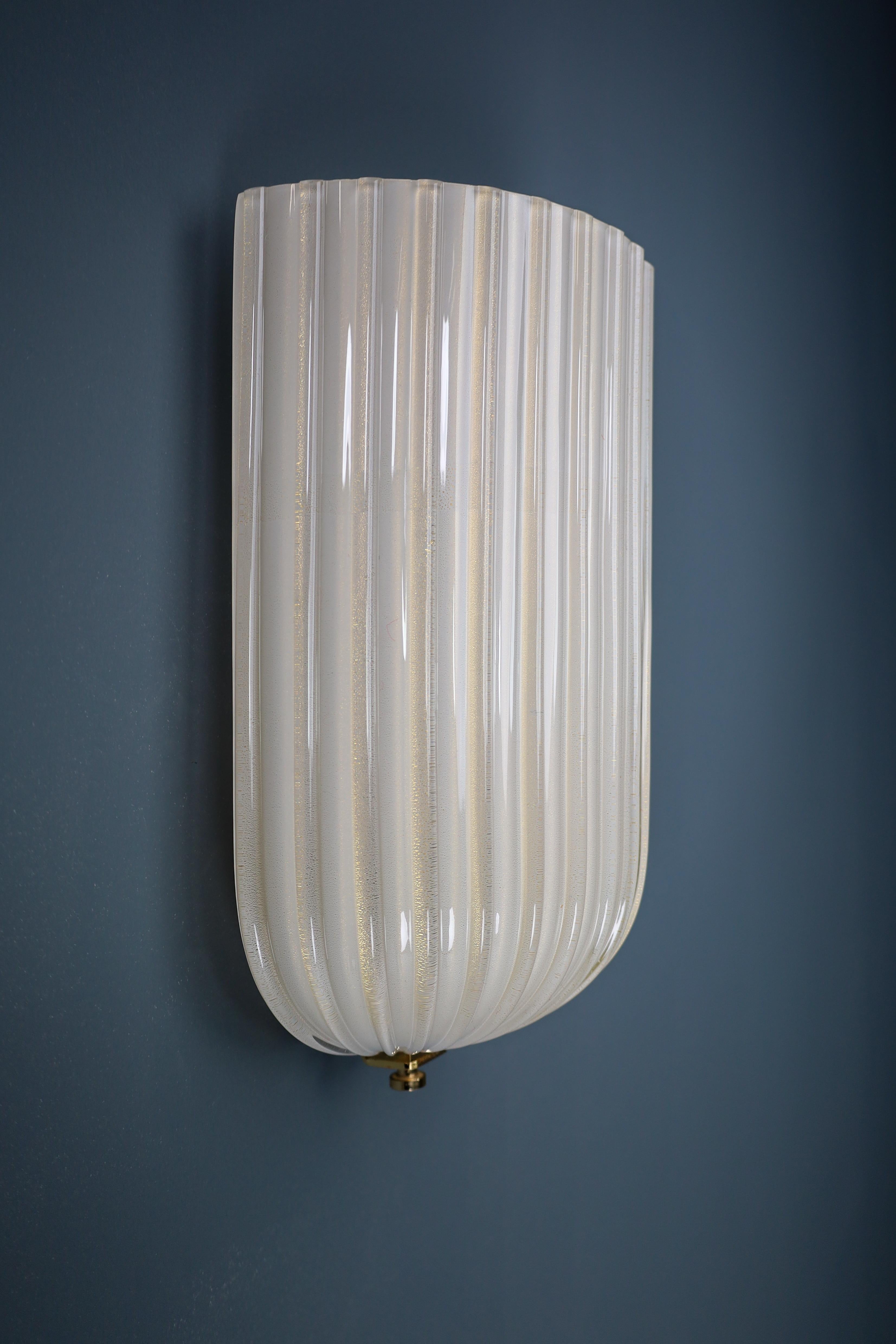 20th Century 1 of the 8 Barovier & Toso Murano Glass Sconces with Brass, Italy 1980s