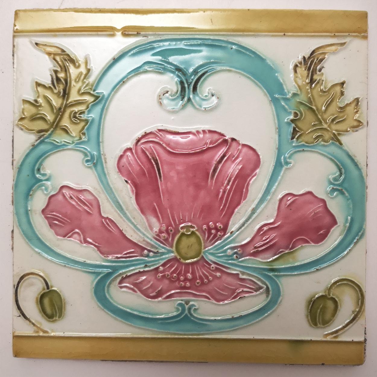 28pcs wonderful Jugendstil wall tiles with image in relief. Afmetingen 15 x 15cm, total length 4.20 linear meters. 
The dimensions per tile are 5,9inch (15 cm) × 5,9 inch (15 cm) .

Please note that the piece is for one piece. 28 pieces