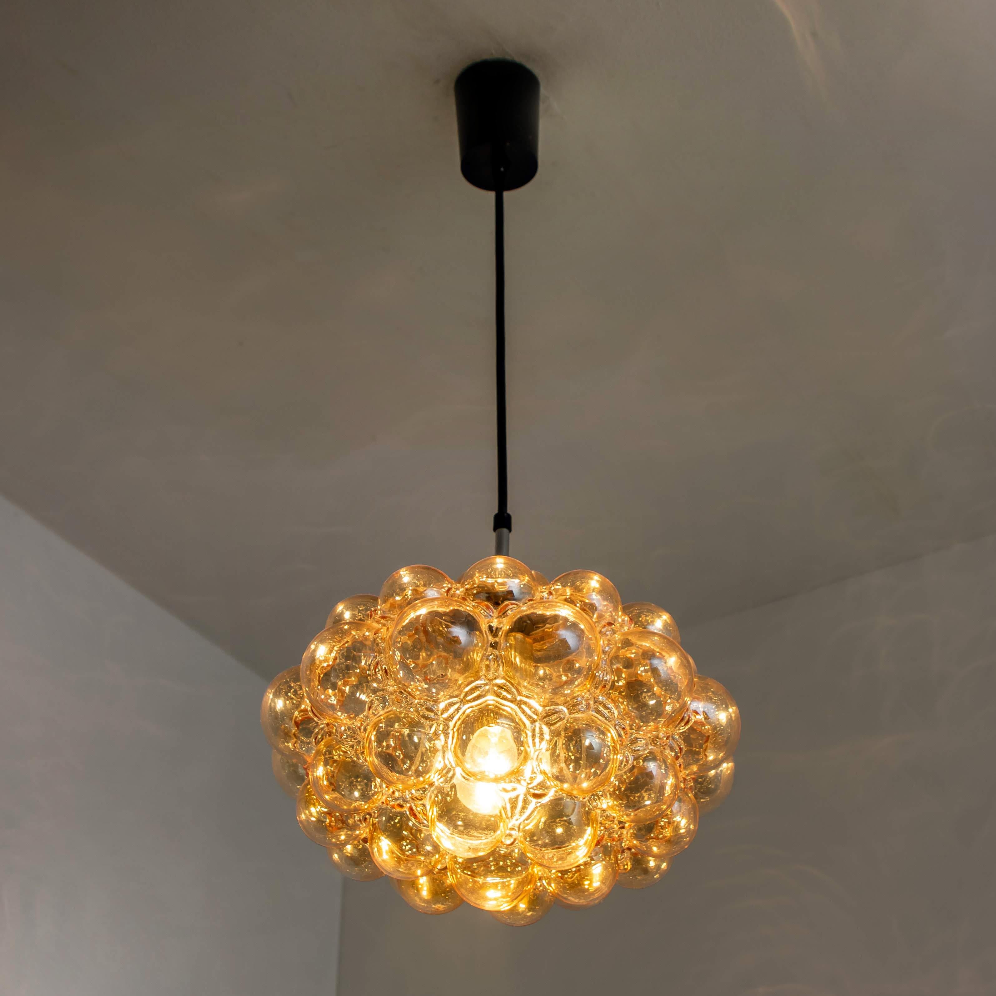 1 of the 3 Amber Bubble Glass Pendant Lamps by Helena Tynell, 1960 For Sale 10
