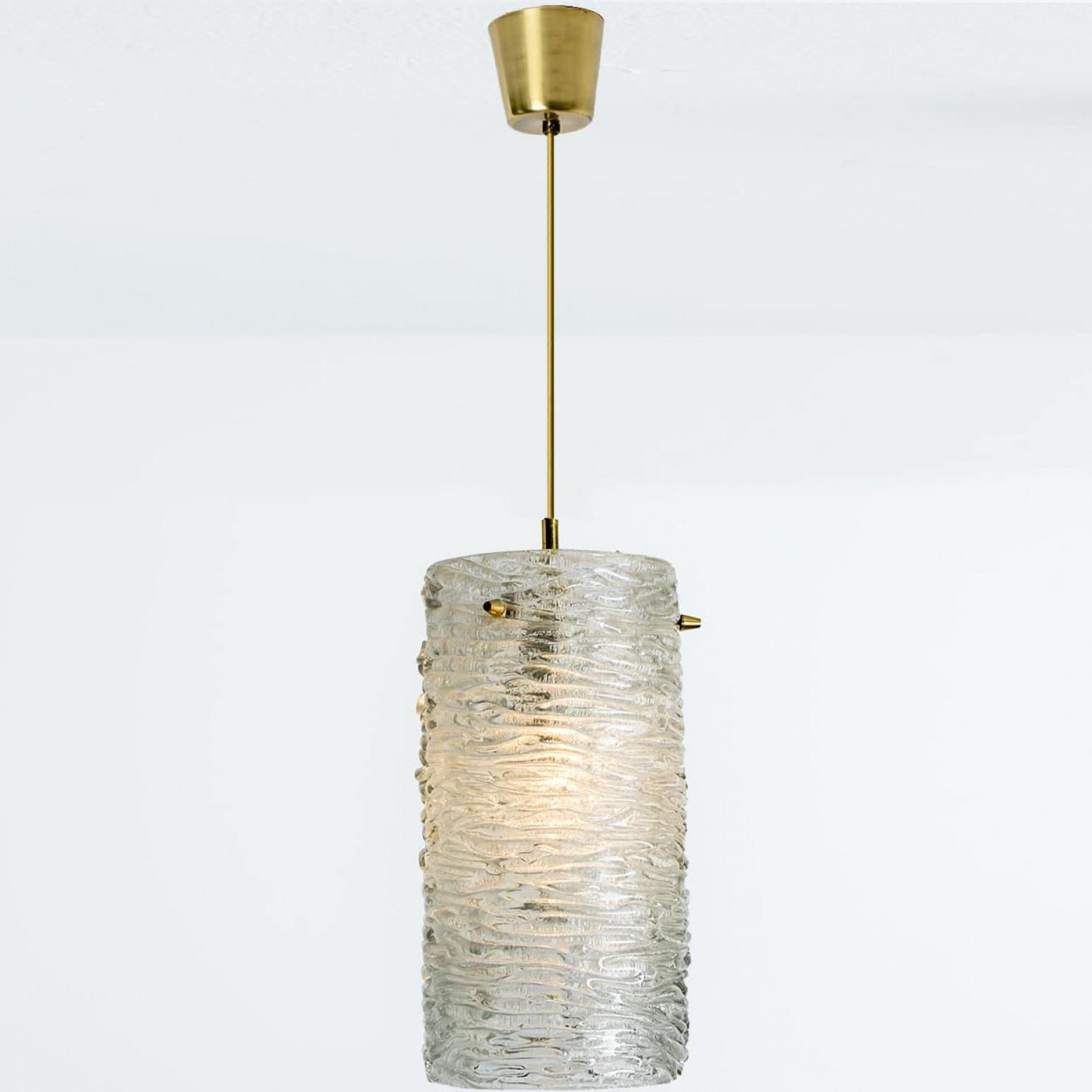 1 des 3 pendentifs en laiton et verre de cristal de Carl Fagerlund pour Orrefors, Swede en vente 3