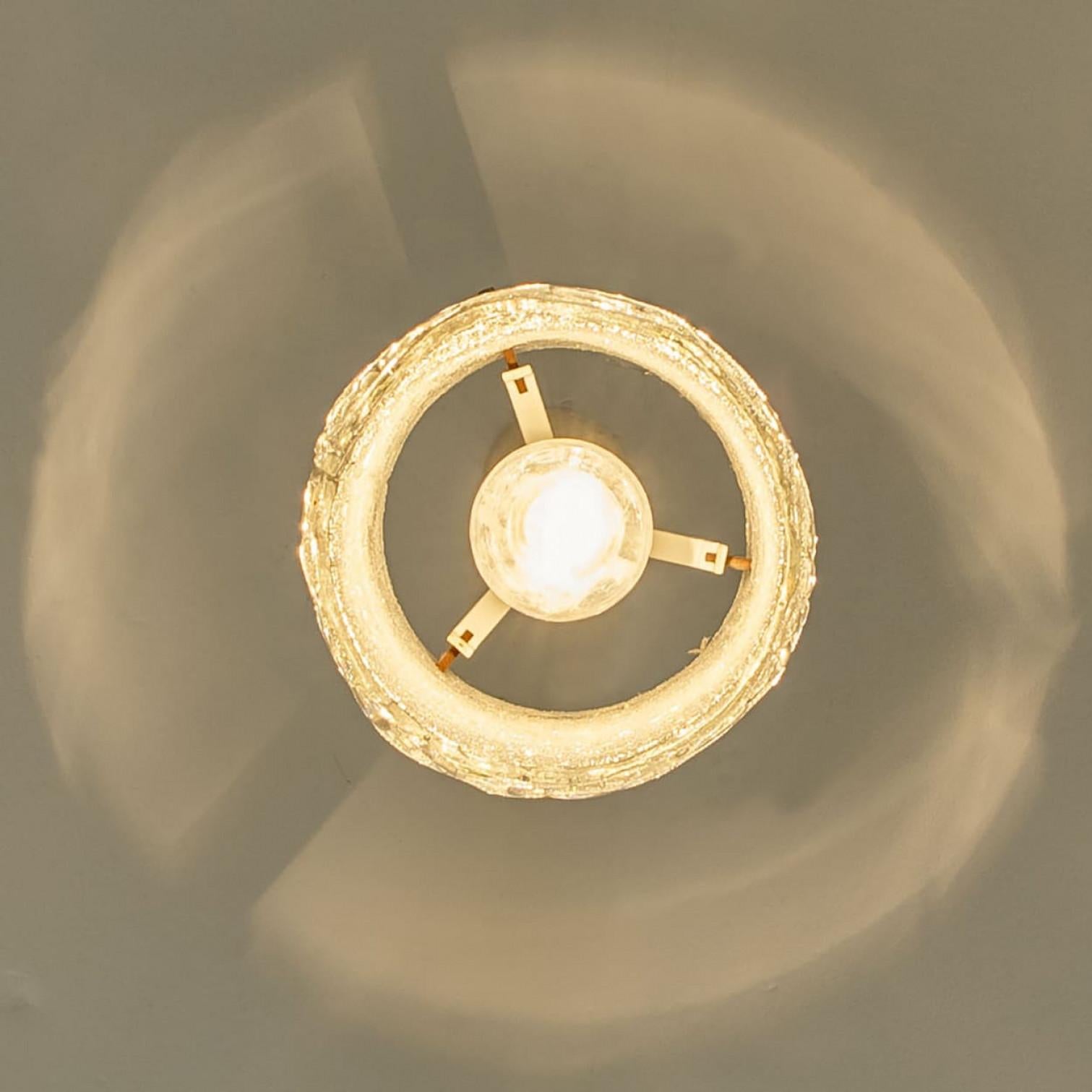 1 des 3 pendentifs en laiton et verre de cristal de Carl Fagerlund pour Orrefors, Swede en vente 12