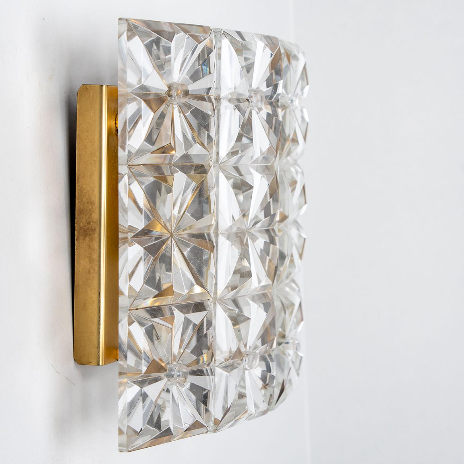 1 of the 3 Brass and Crystal Glass Wall Lights by Kinkeldey, 1970s In Good Condition For Sale In Rijssen, NL