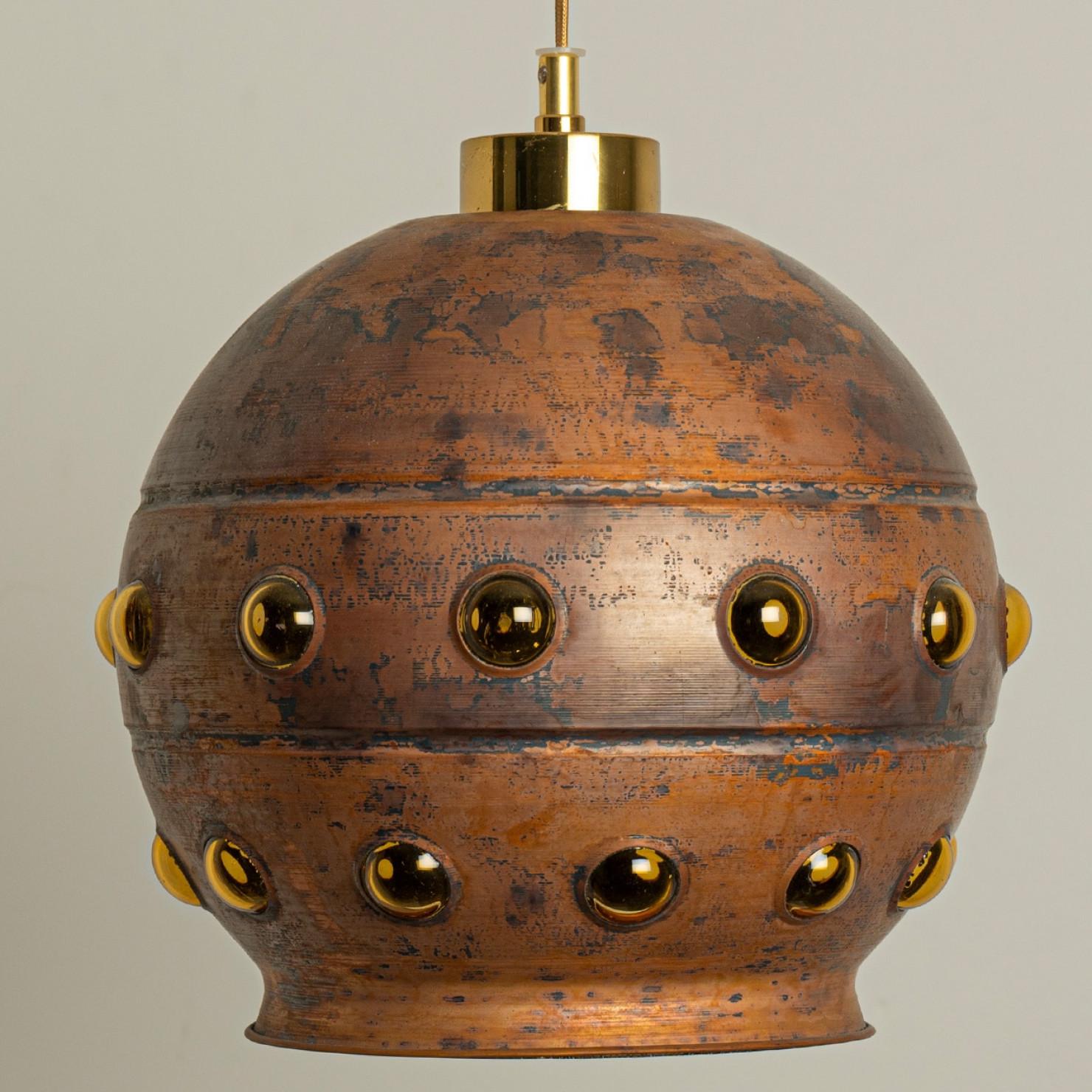 1 of the 3 Brutalist Copper Pendant Lamp in the style of Nanny Still, 1970 (Sonstiges) im Angebot