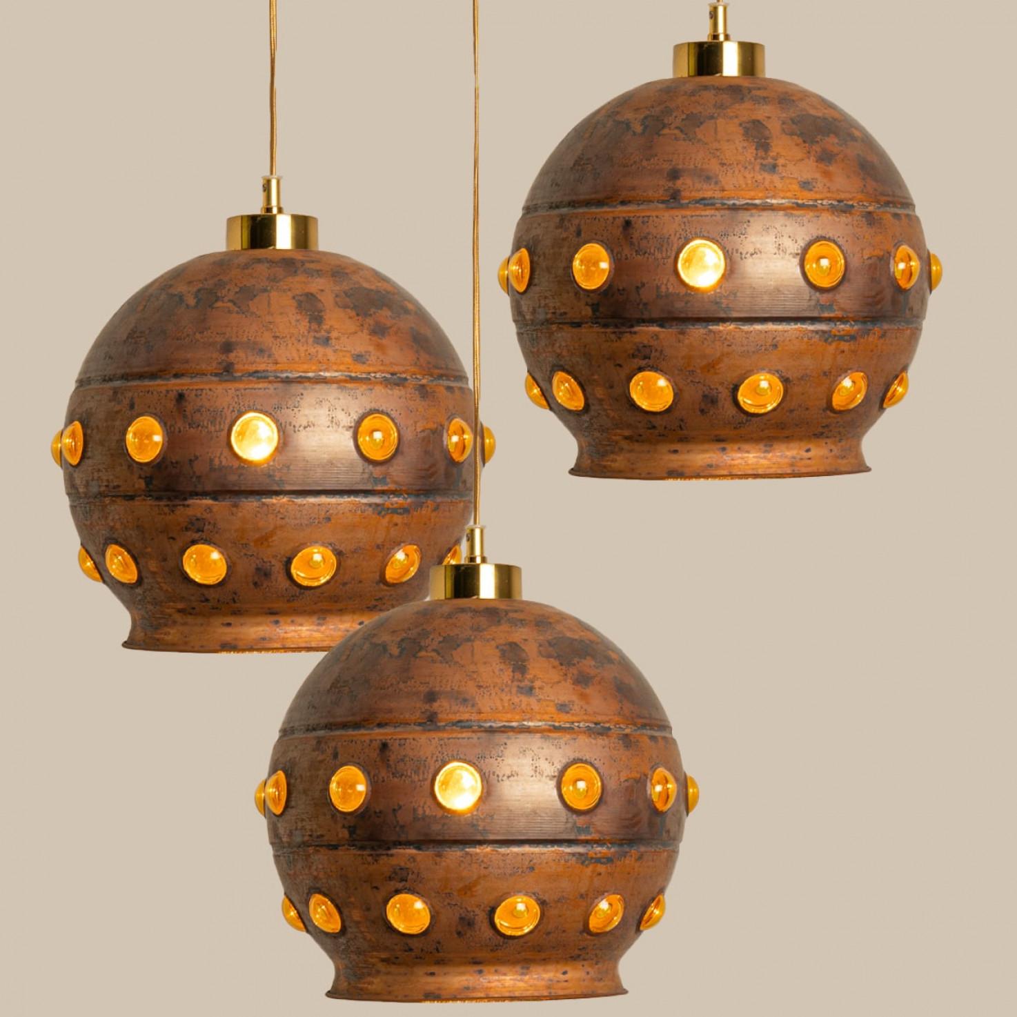 1 of the 3 Brutalist Copper Pendant Lamp in the style of Nanny Still, 1970 (Kupfer) im Angebot