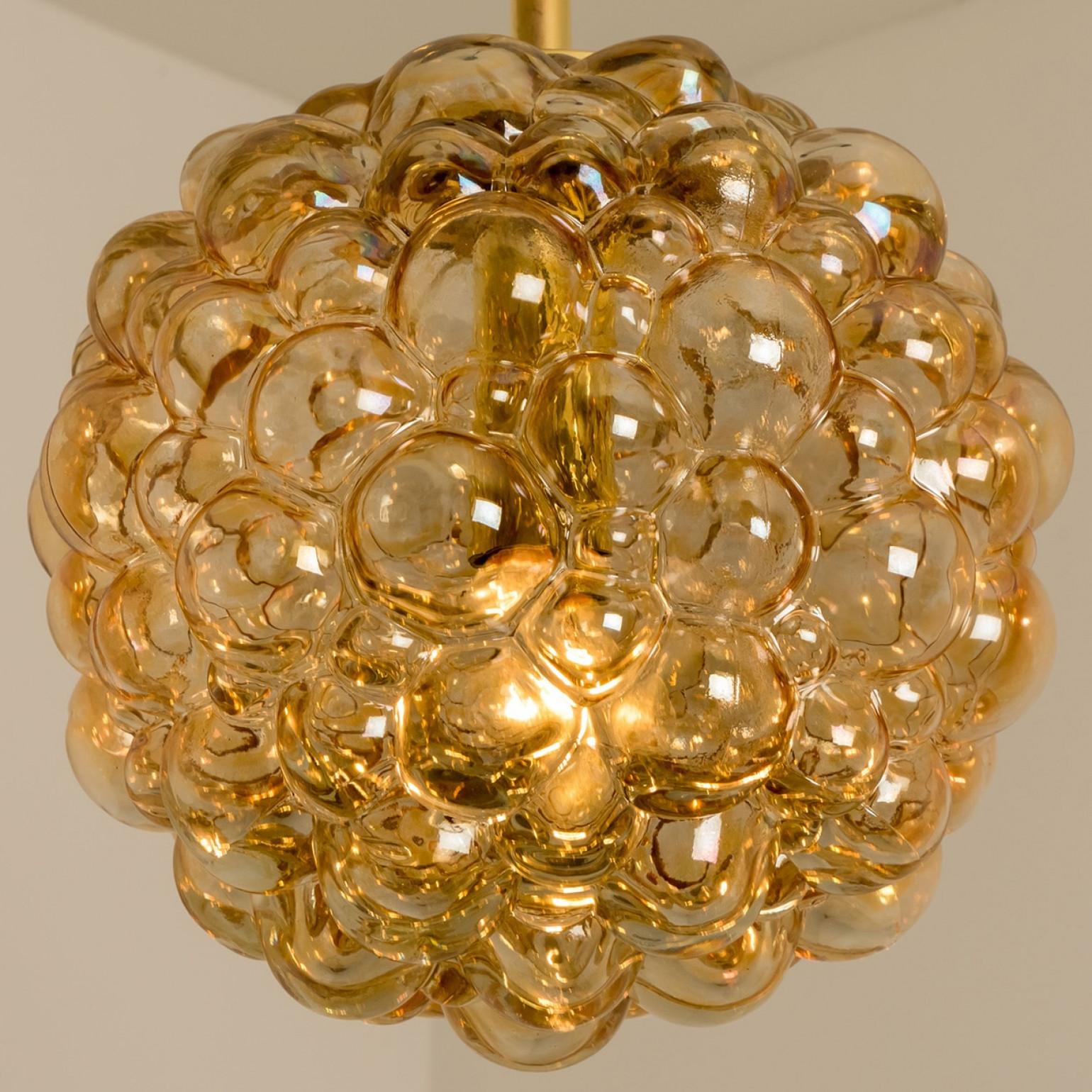 1 dei 3 ciondoli in vetro e ottone di Helena Tynell, Germania 1970 in vendita 4